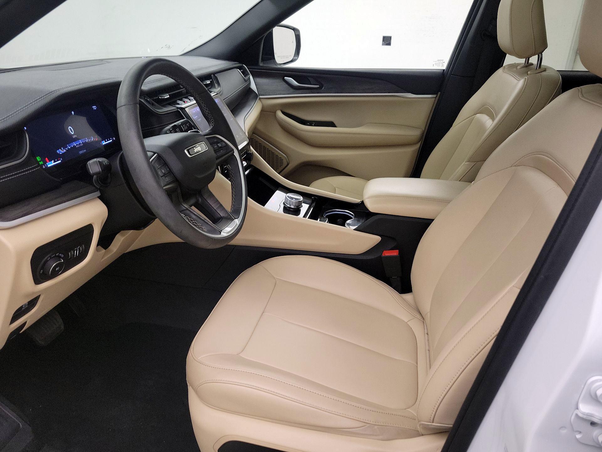Thumbnail: 2023 Jeep Grand Cherokee - 11