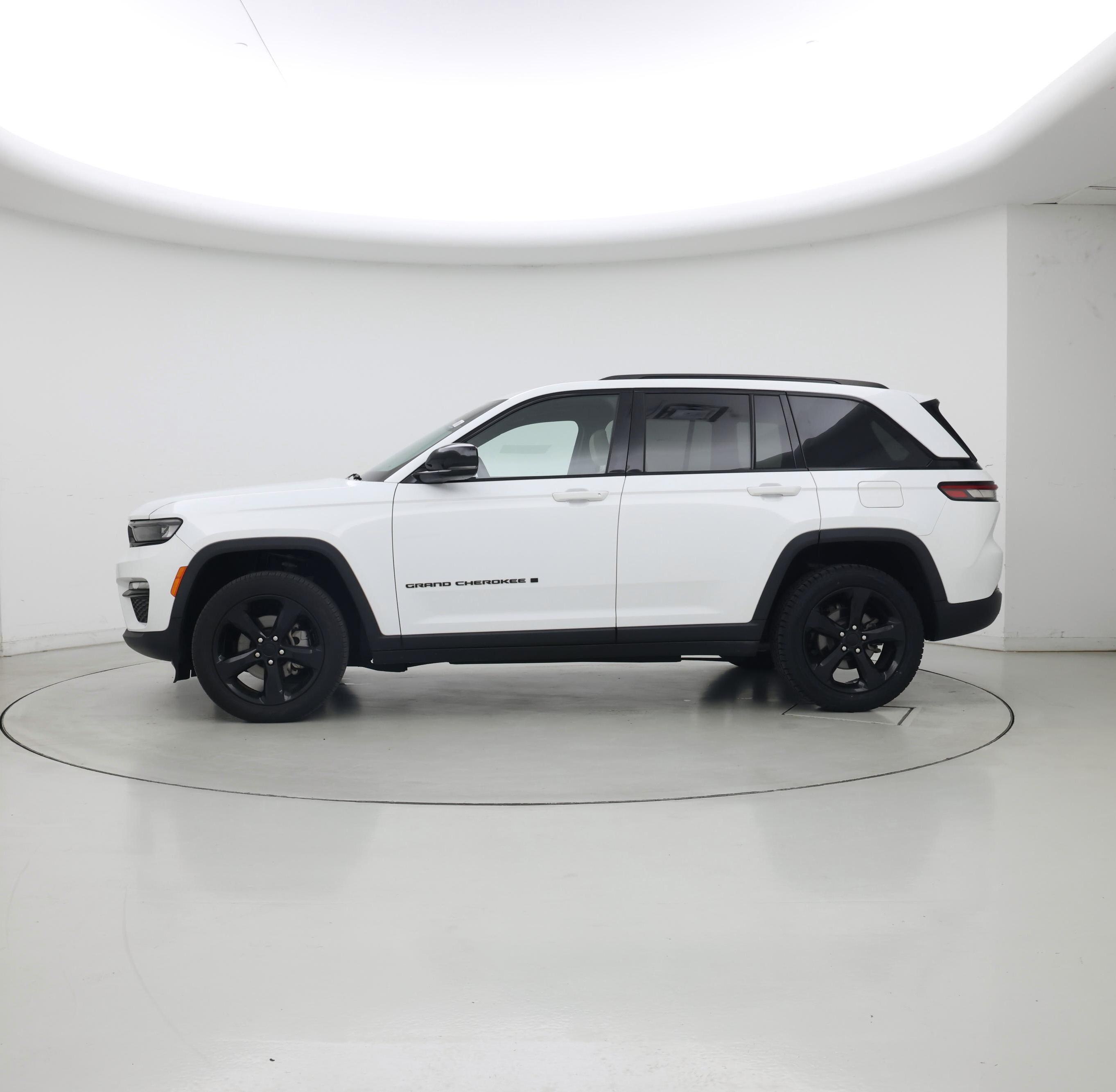 Thumbnail: 2023 Jeep Grand Cherokee - 3