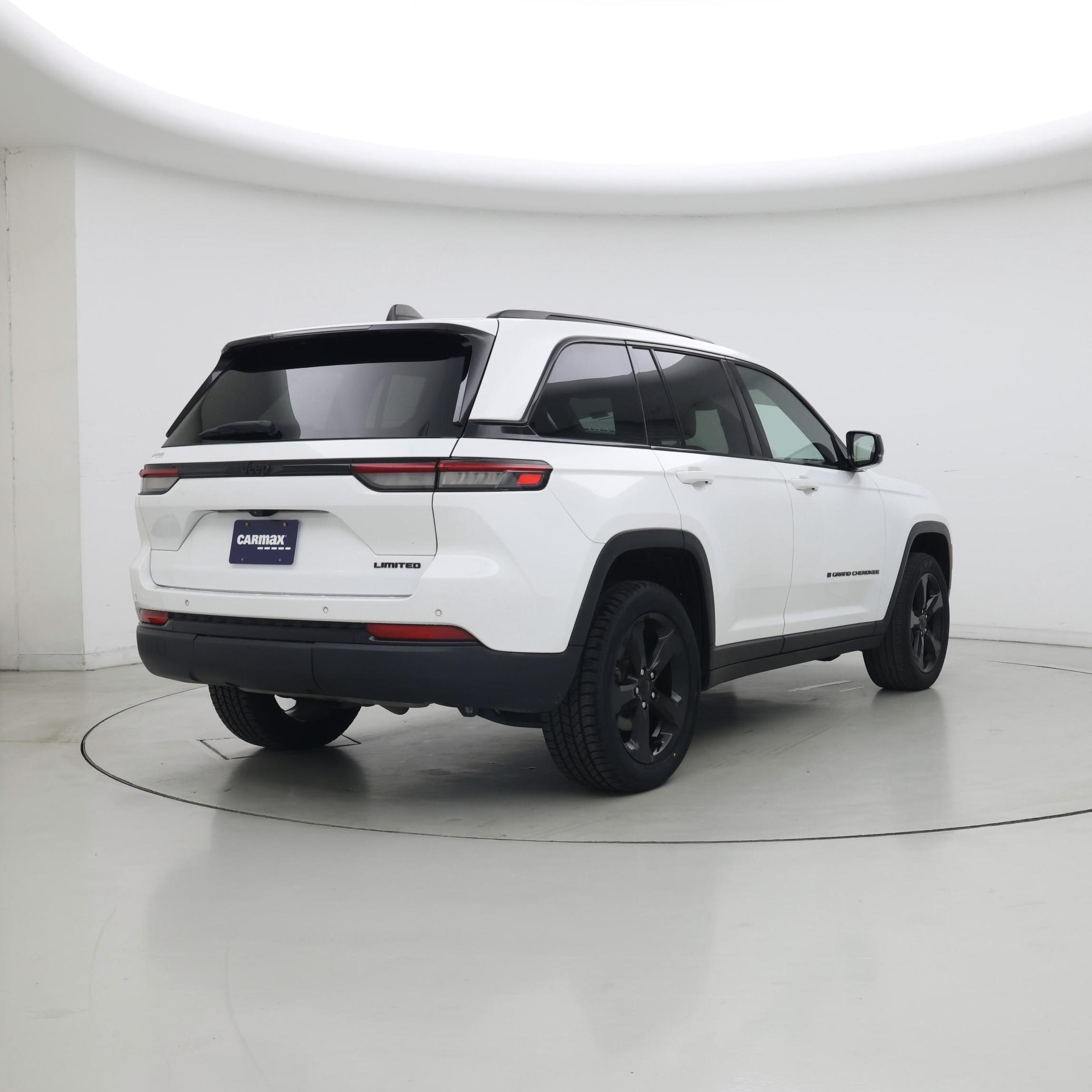 Thumbnail: 2023 Jeep Grand Cherokee - 8