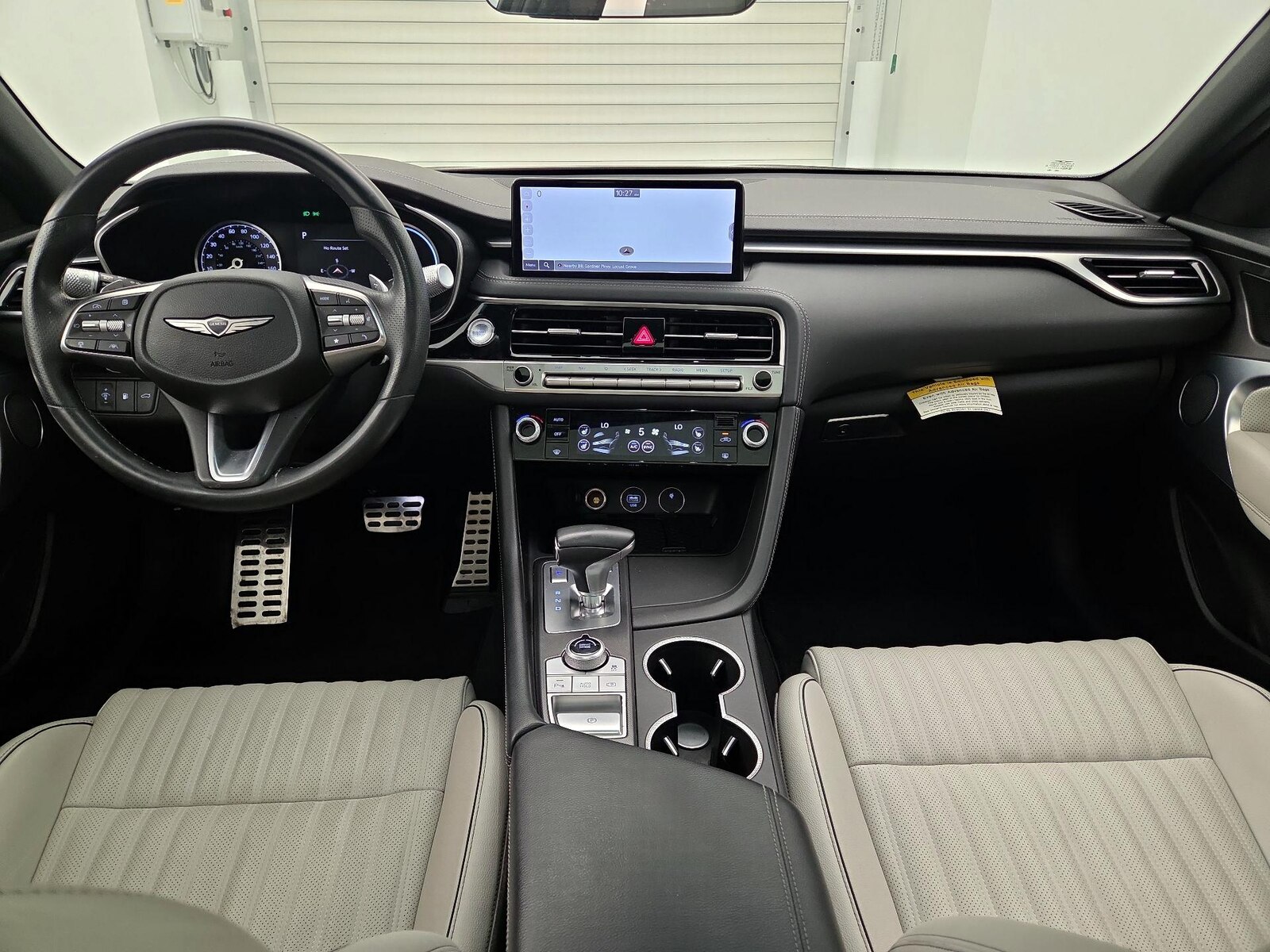 2024 GENESIS G70 Standard - Photo 10