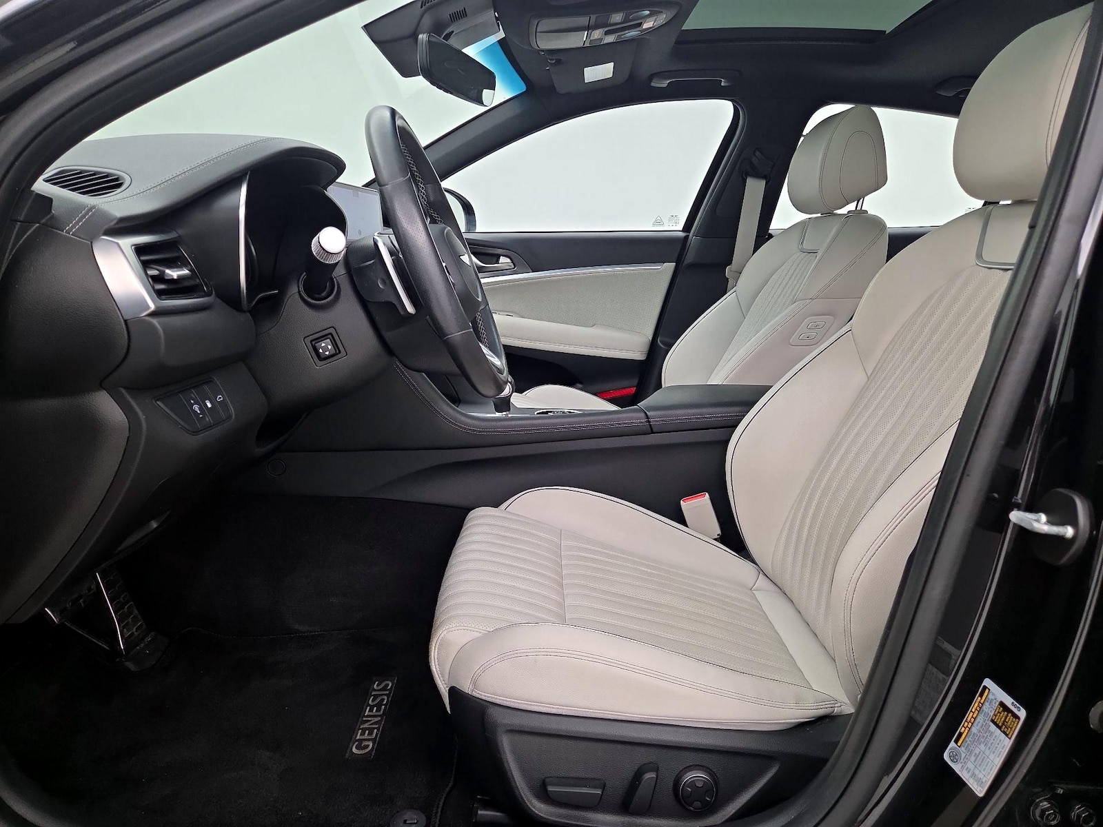 2024 GENESIS G70 Standard - Photo 12