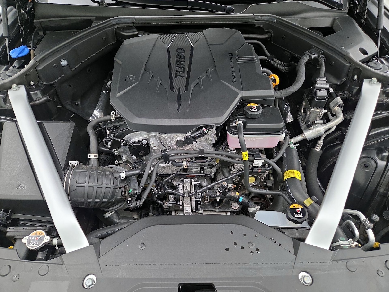 2024 GENESIS G70 Standard - Photo 24