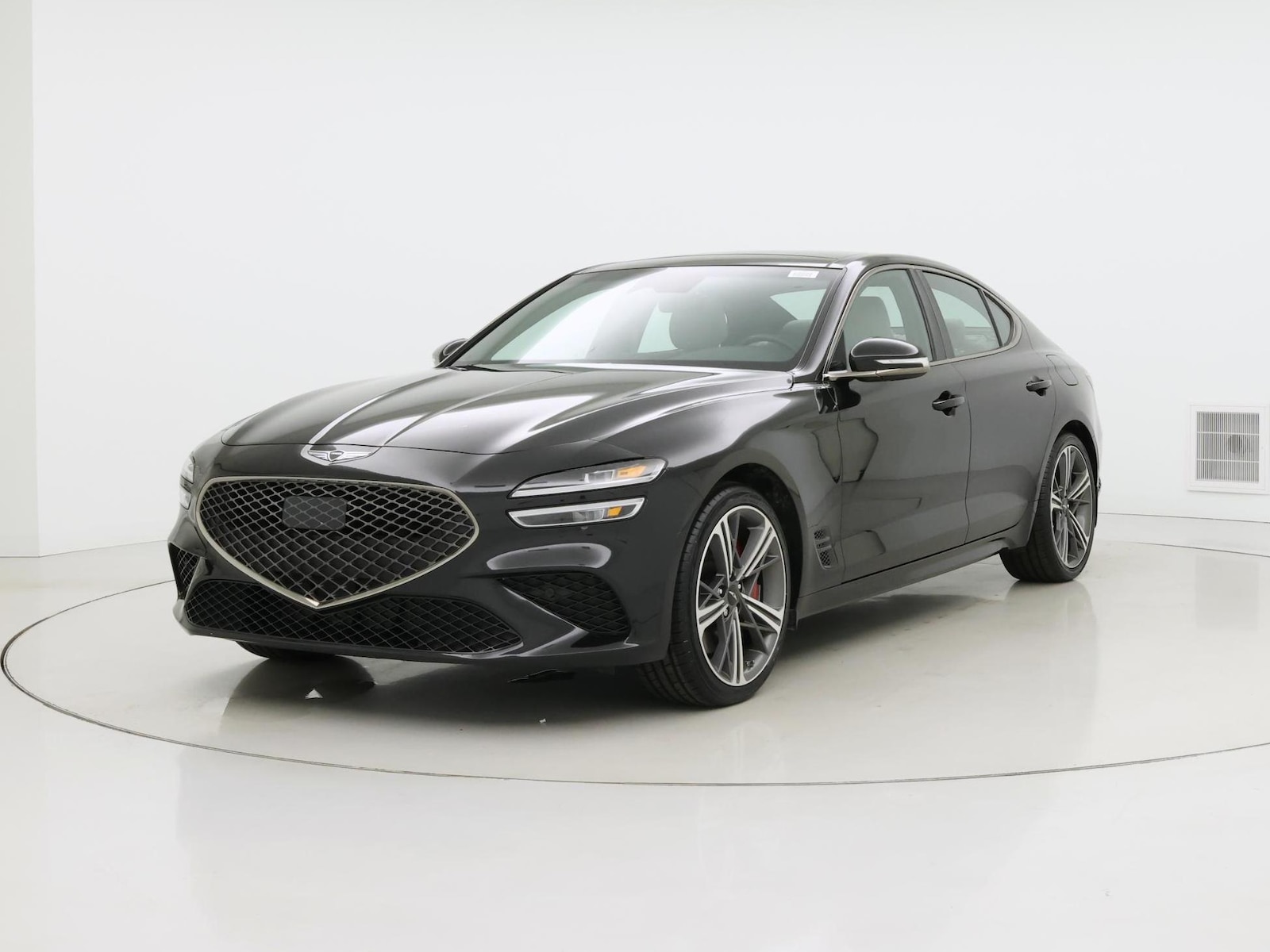 2024 GENESIS G70 Standard - Photo 5