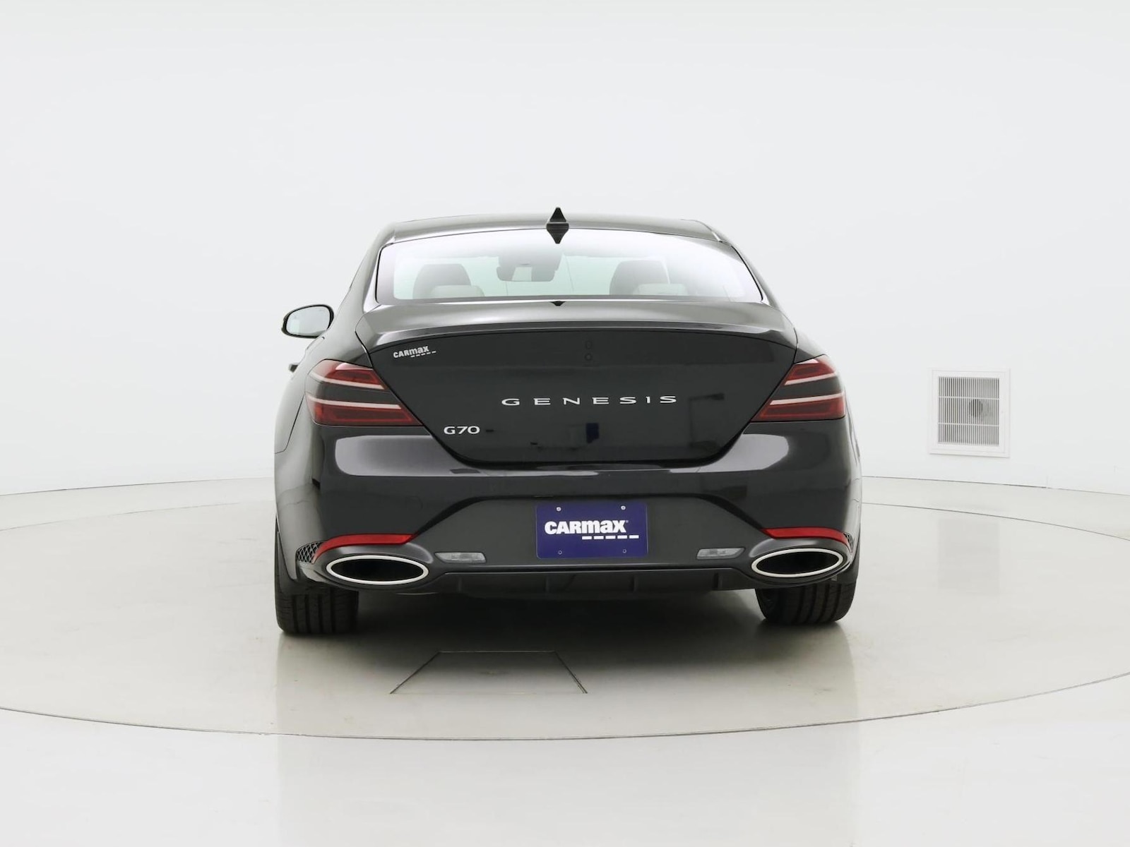 2024 GENESIS G70 Standard - Photo 7
