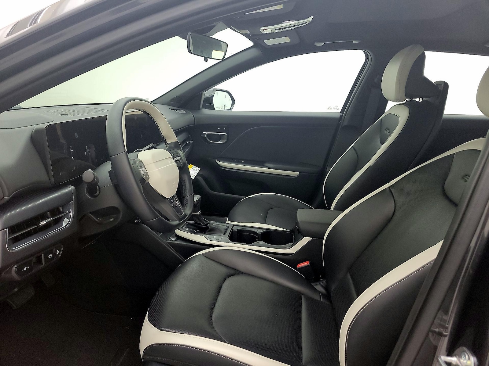 2025 Kia K4 GT-Line - Photo 12