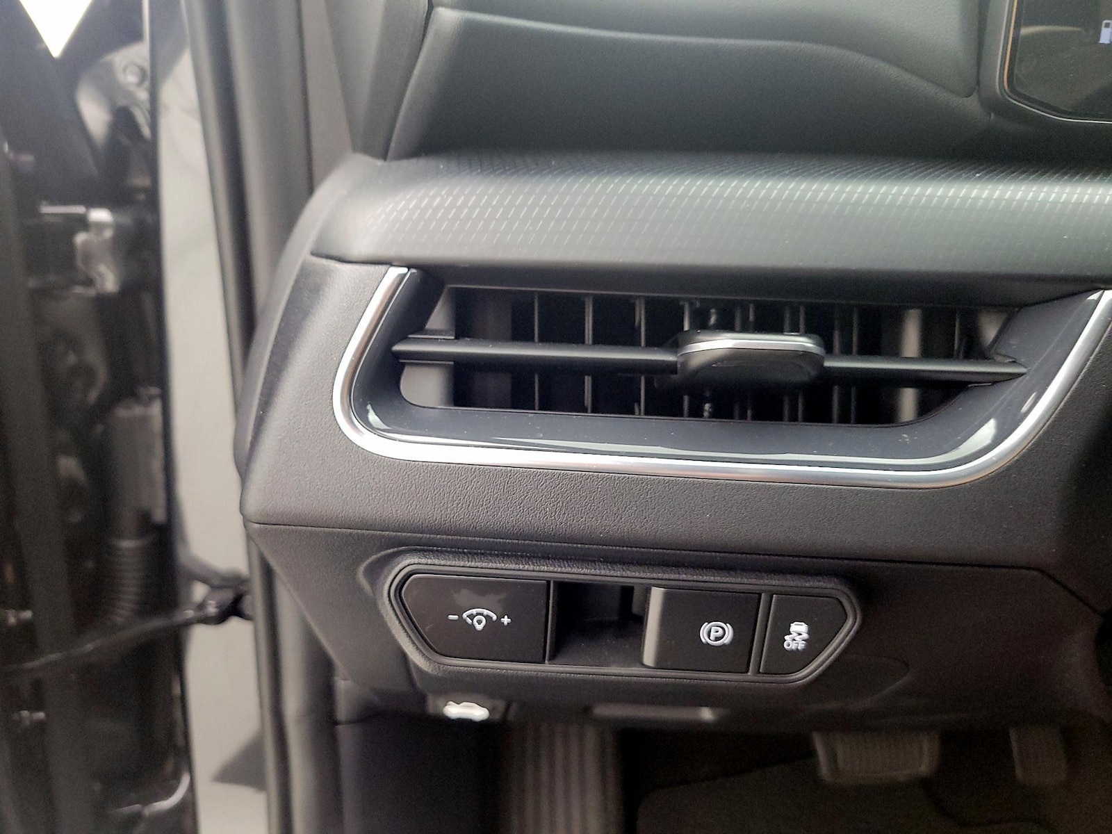 2025 Kia K4 GT-Line - Photo 14