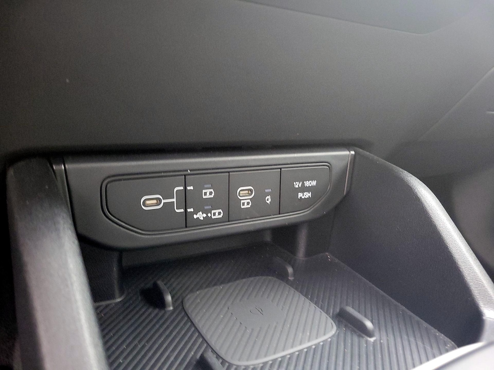 2025 Kia K4 GT-Line - Photo 20