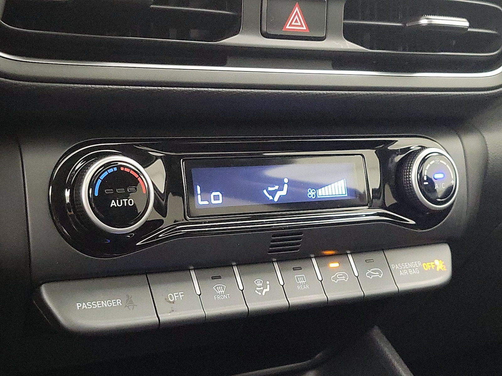 2023 Hyundai Kona SEL - Photo 17