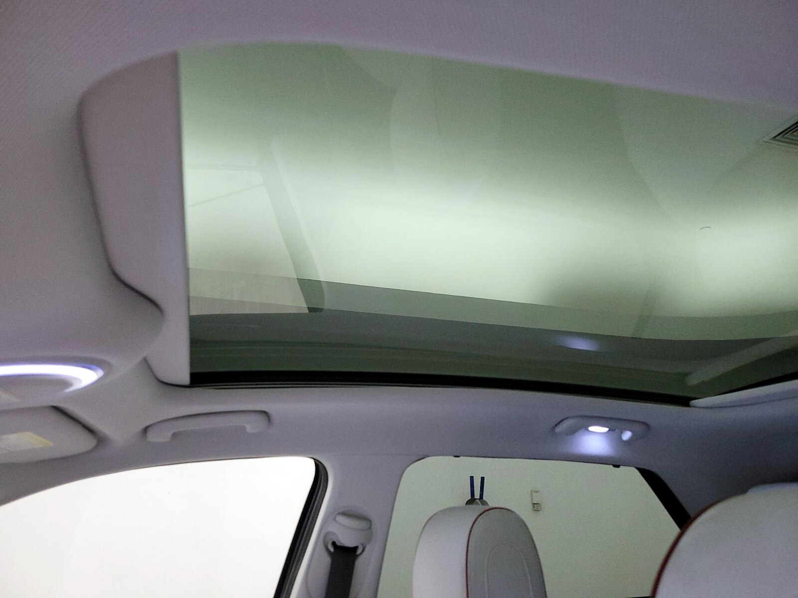Skylight(s) & Overhead Airbags