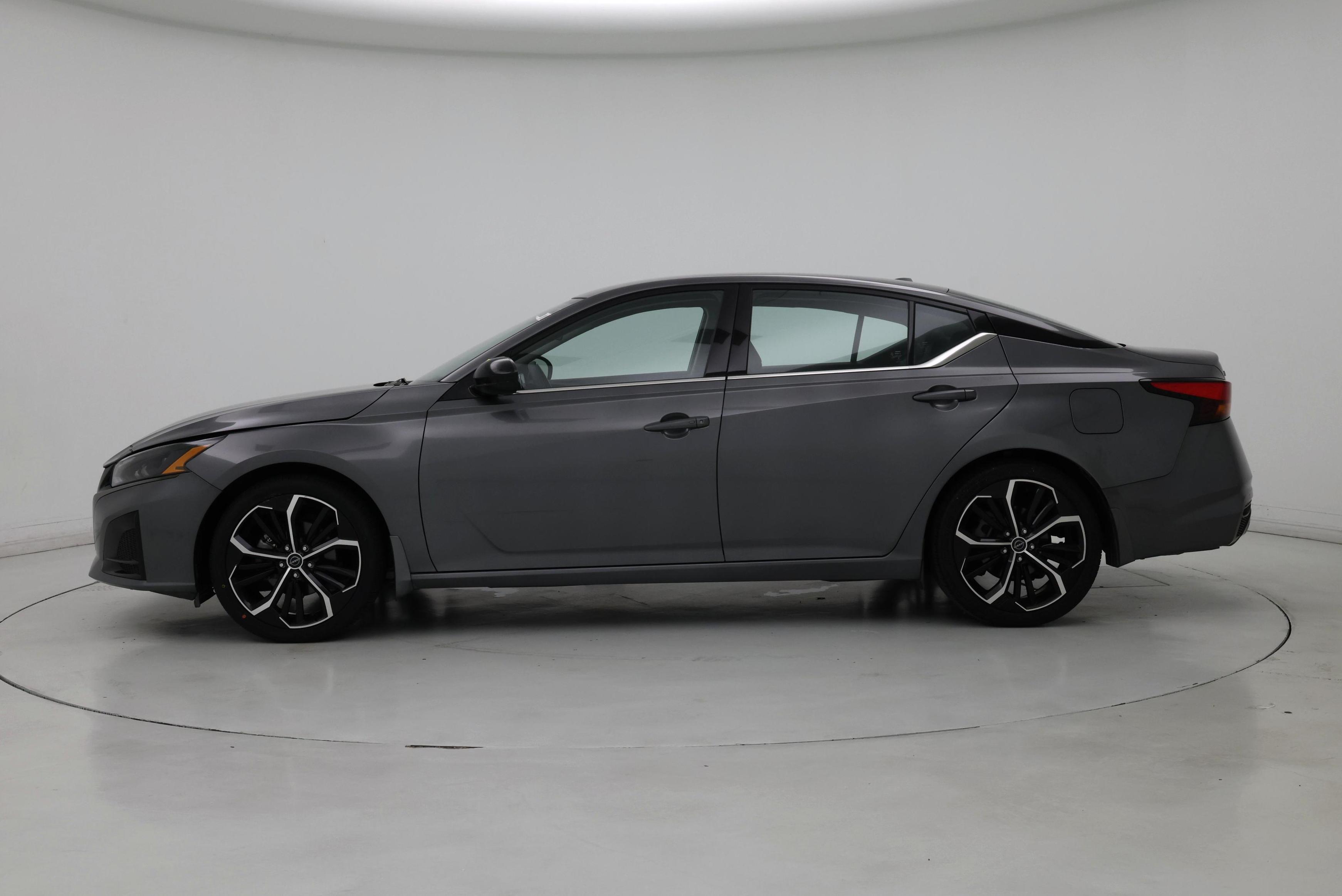 Thumbnail: 2023 Nissan Altima - 3