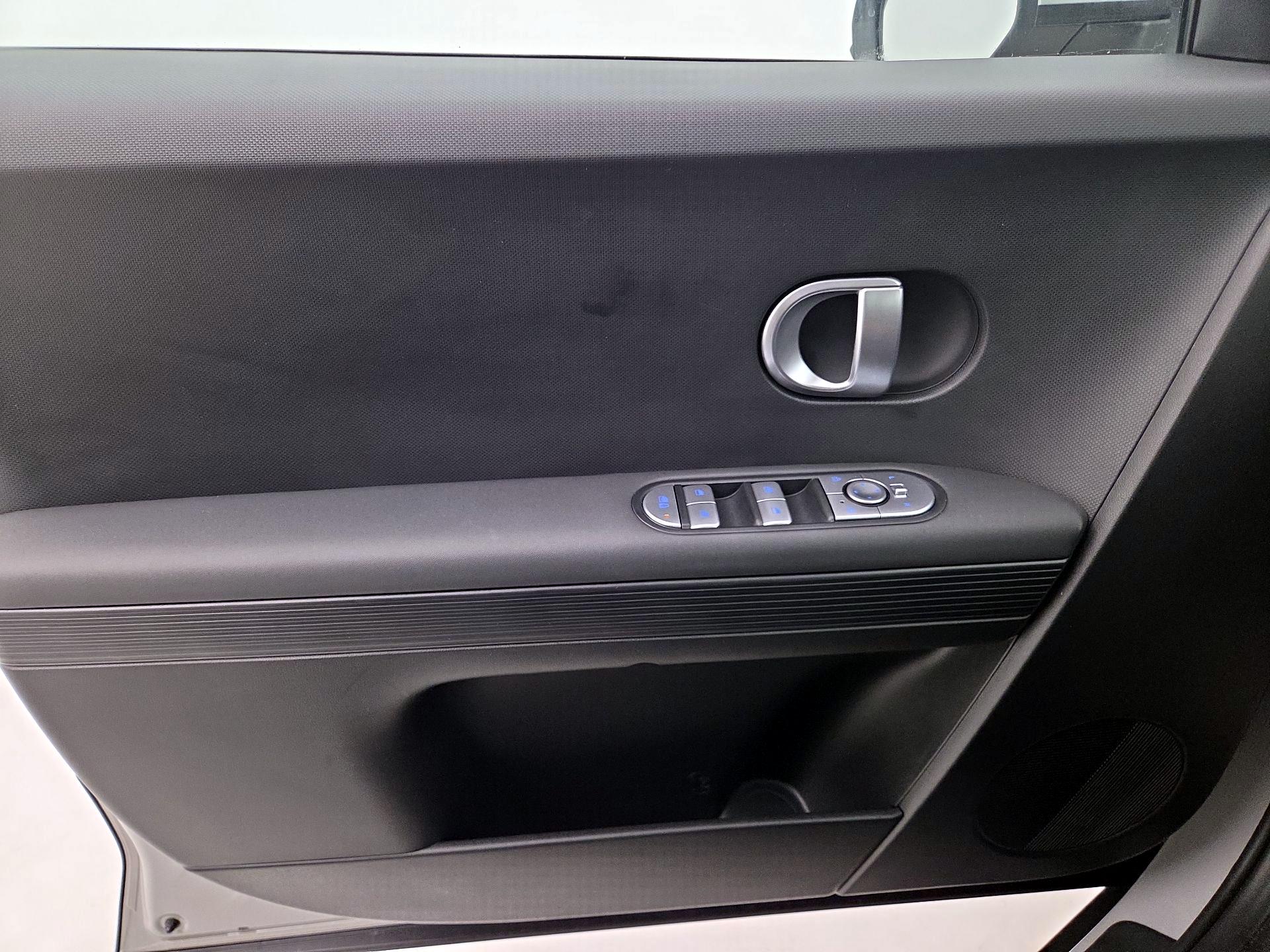 Thumbnail: 2023 Hyundai Ioniq 5 - 12