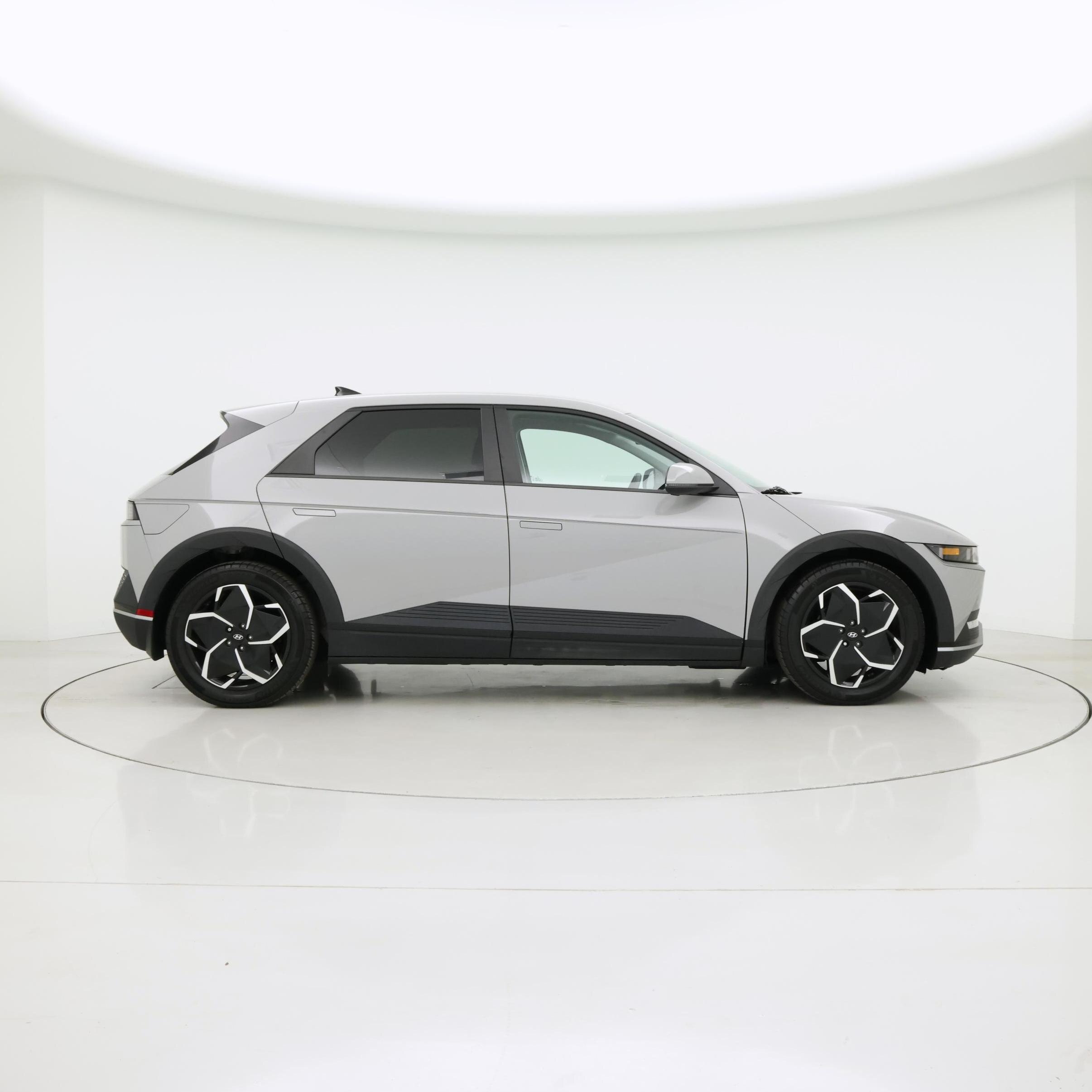 Thumbnail: 2023 Hyundai Ioniq 5 - 7