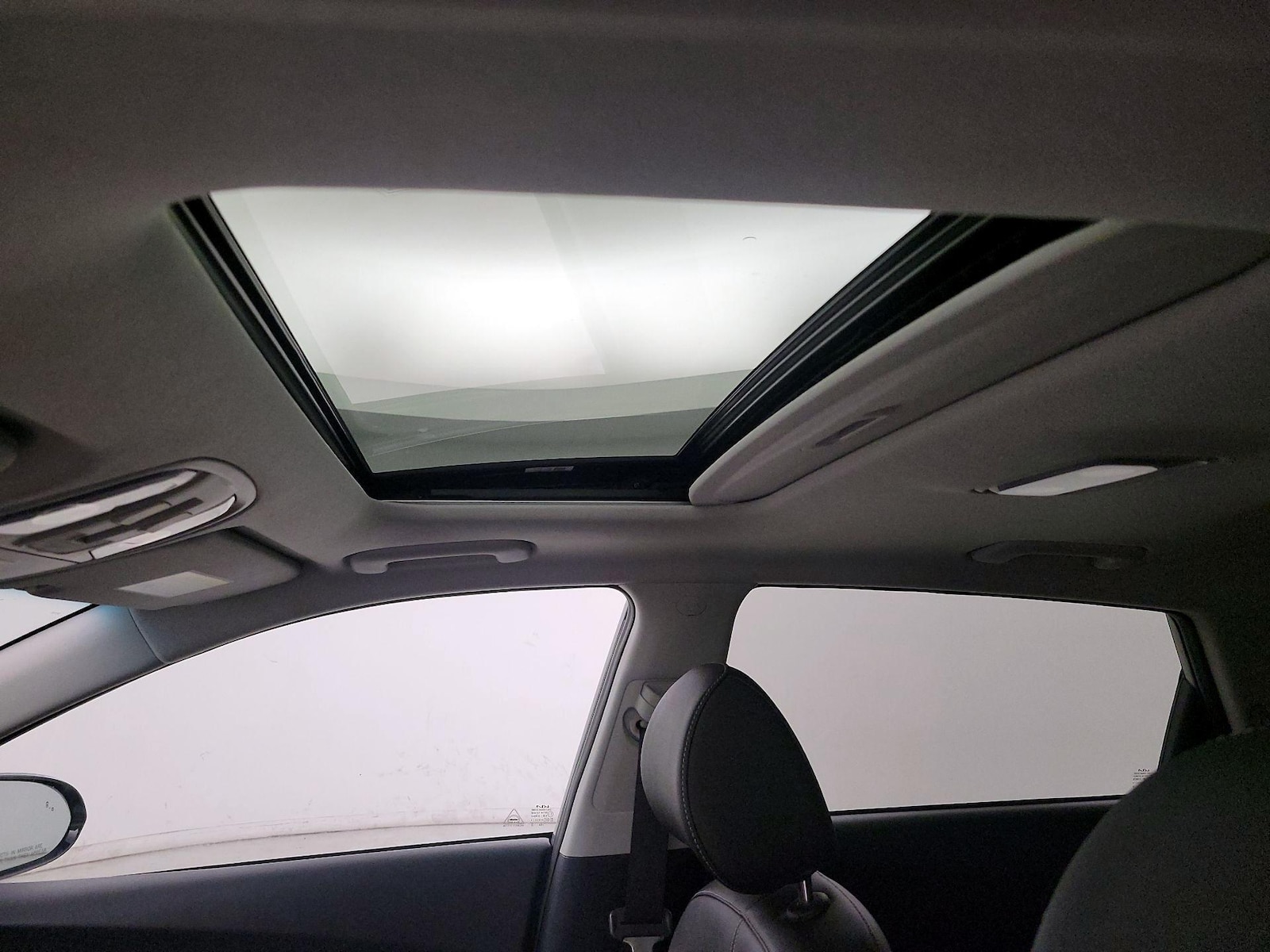 Sunroof(s) & Overhead Airbags