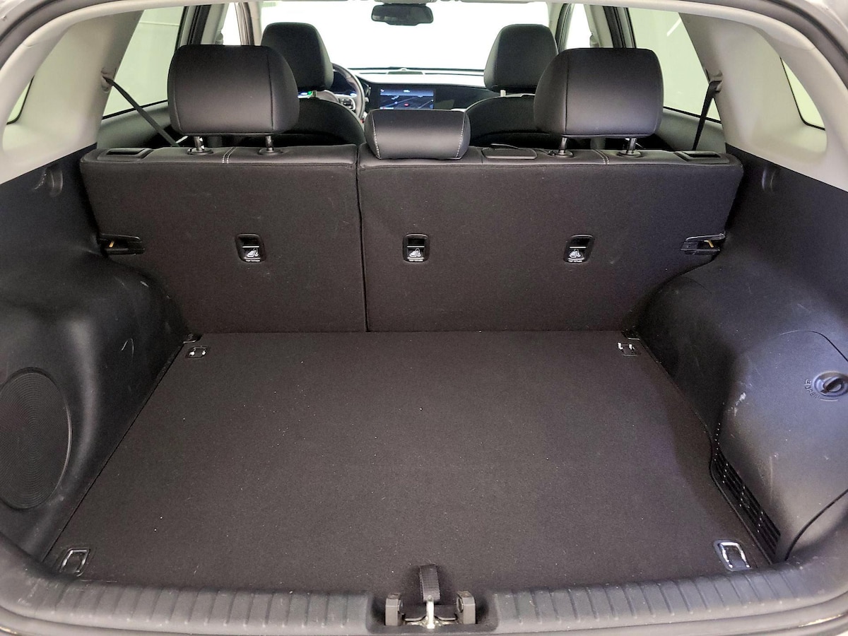 Trunk/Cargo (Seats Up)