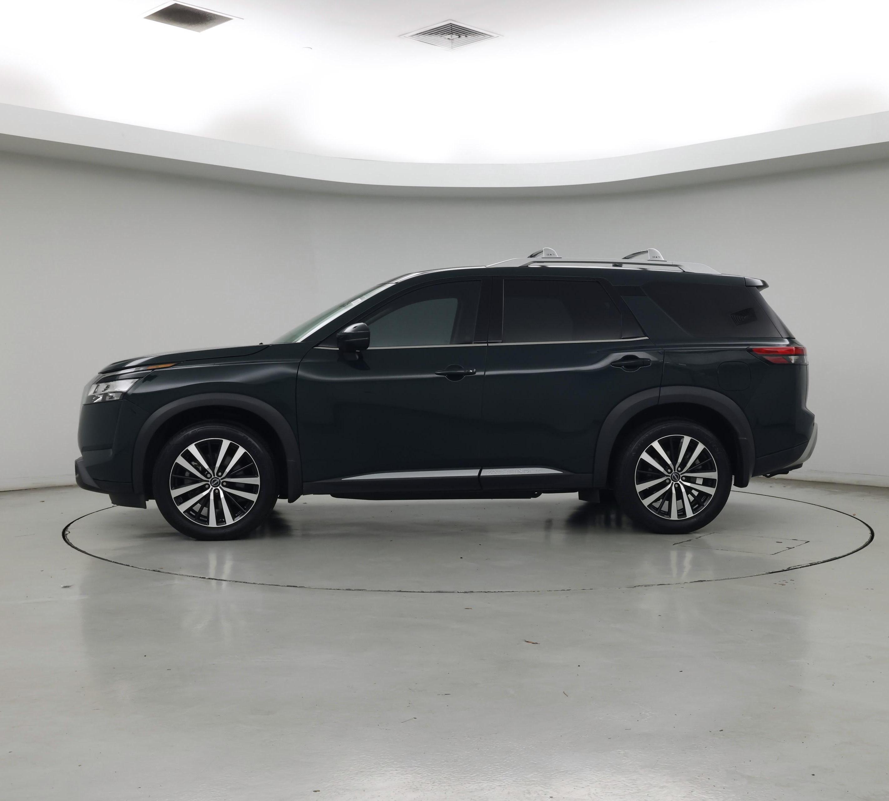 Thumbnail: 2023 Nissan Pathfinder - 3