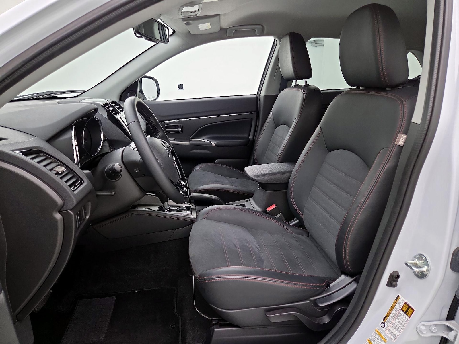 2026 Mitsubishi Outlander Sport SE - Photo 12