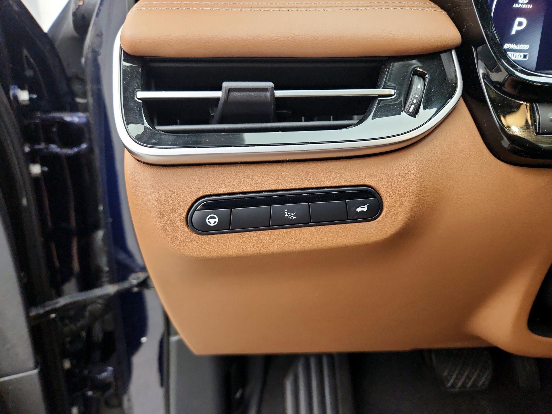 Thumbnail: 2023 INFINITI QX60 - 13