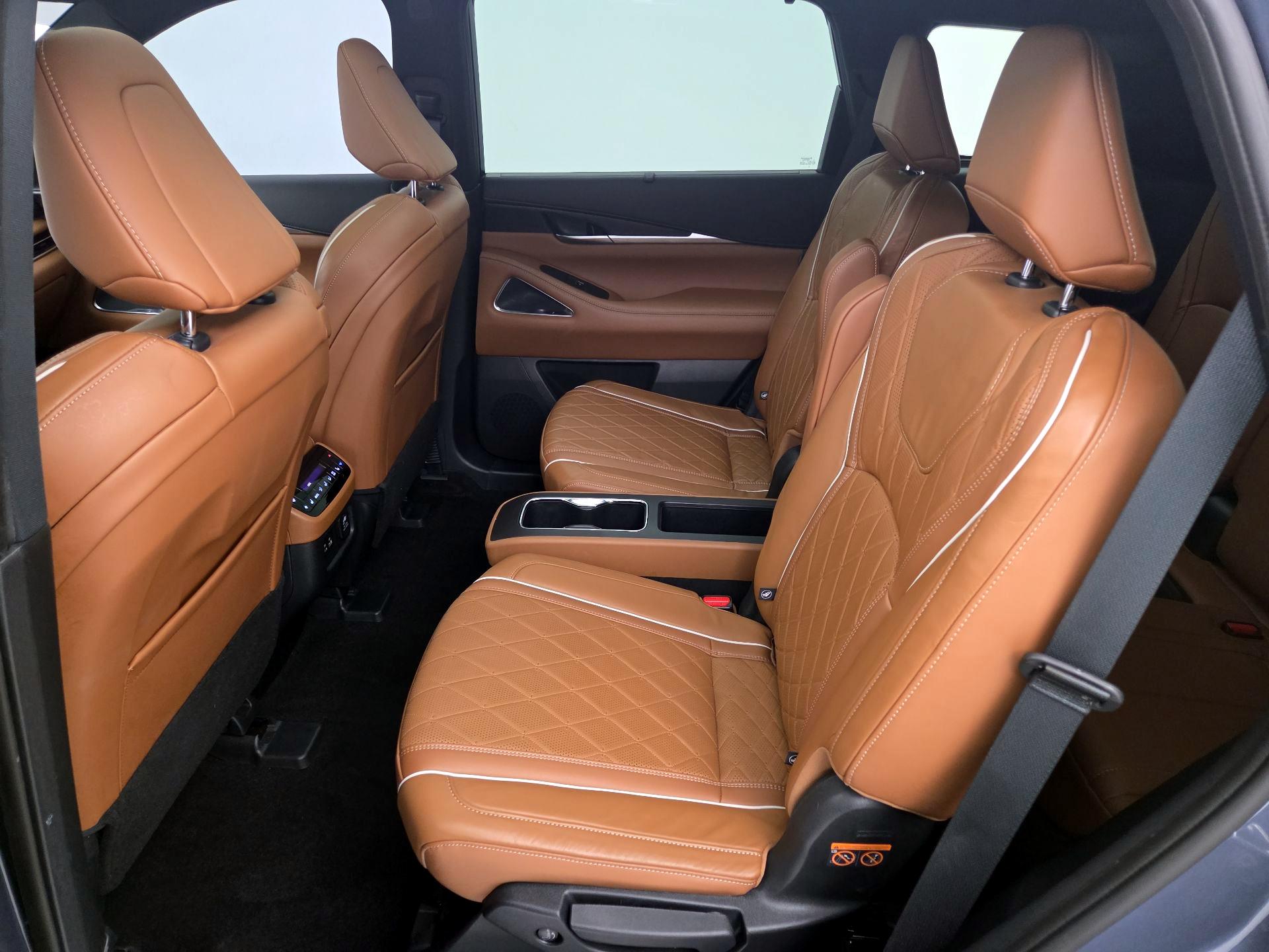 Thumbnail: 2023 INFINITI QX60 - 20