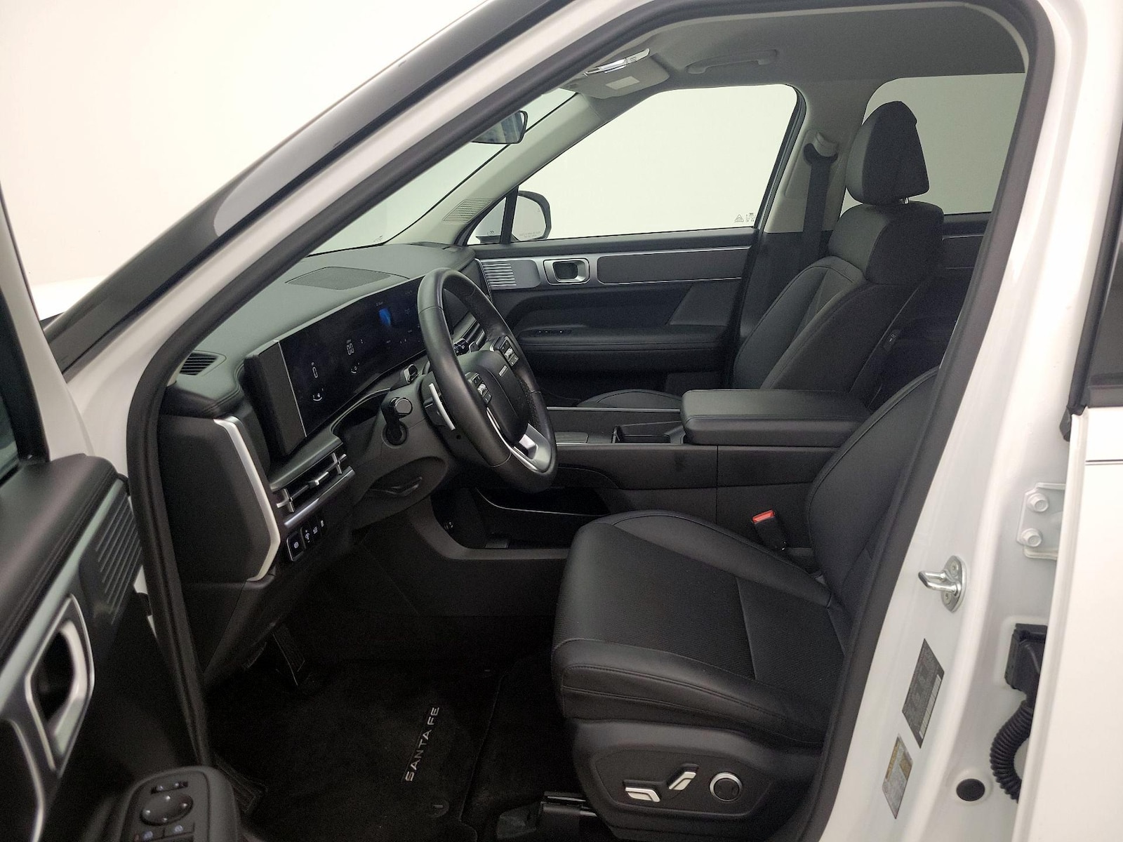 2025 Hyundai Santa Fe SEL - Photo 12