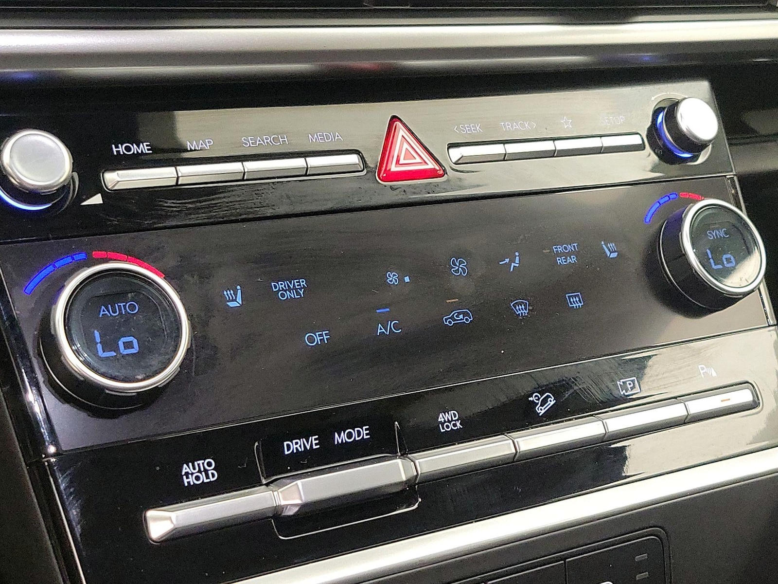 2025 Hyundai Santa Fe SEL - Photo 17