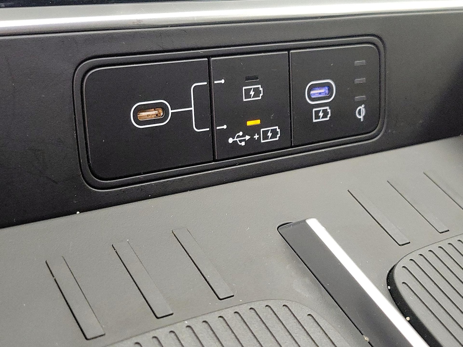 2025 Hyundai Santa Fe SEL - Photo 19