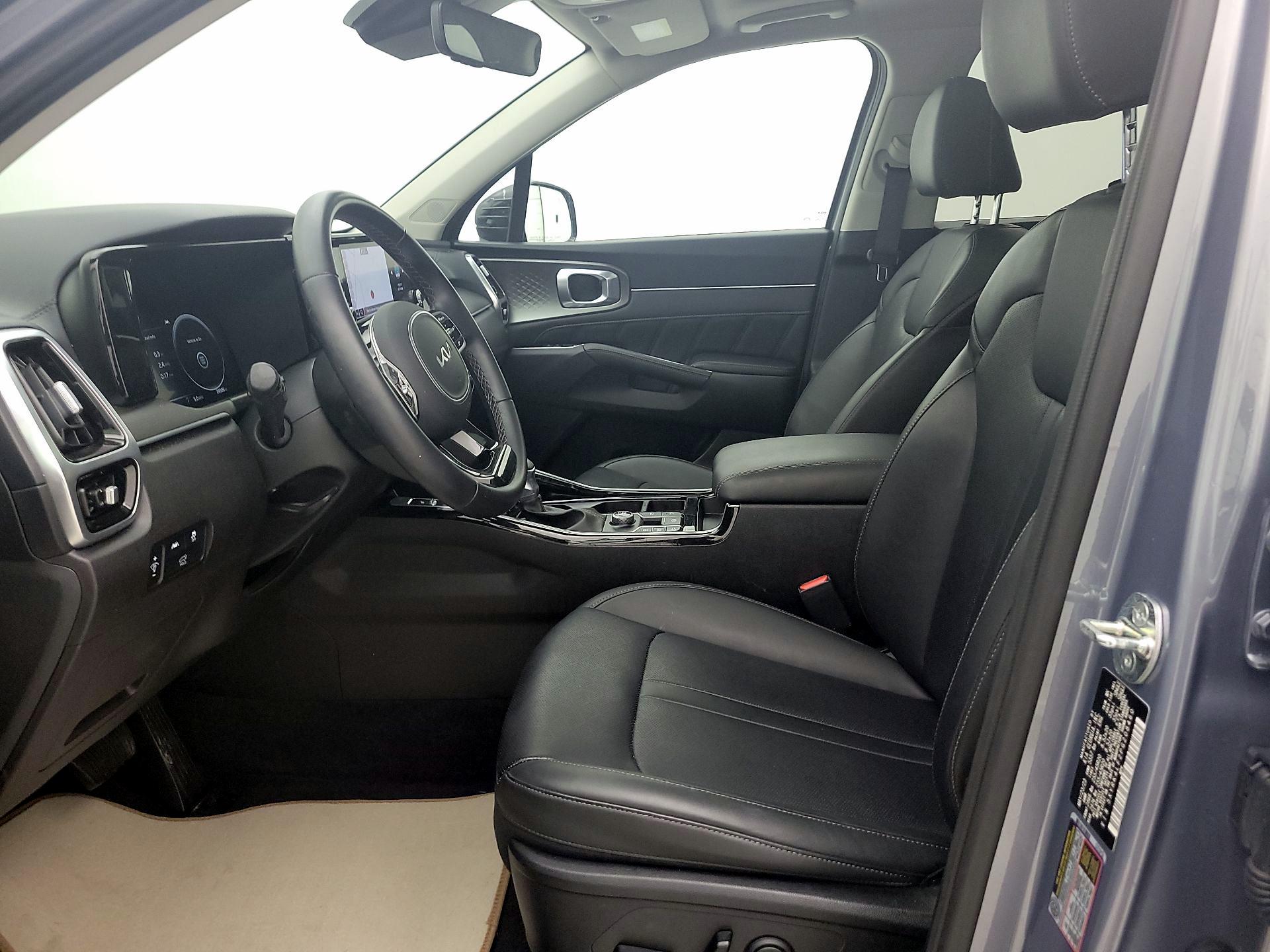 Thumbnail: 2023 Kia Sorento - 11