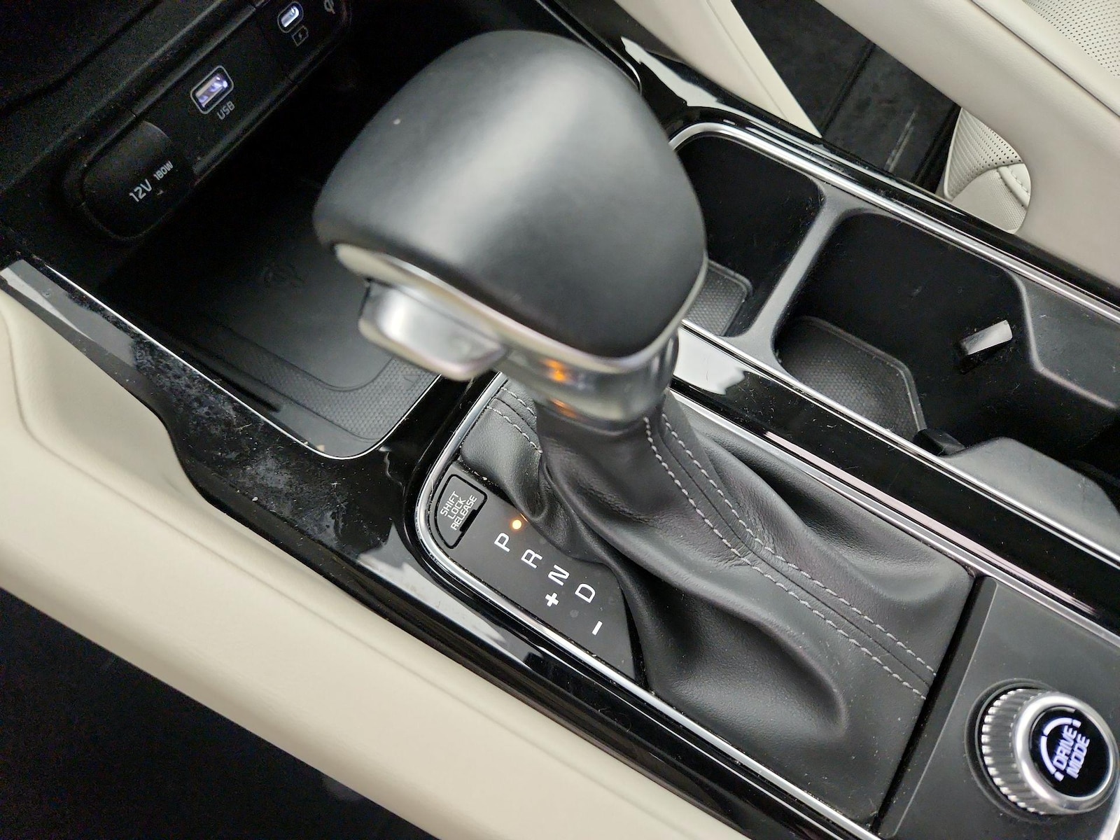 2025 Kia Telluride S - Photo 18