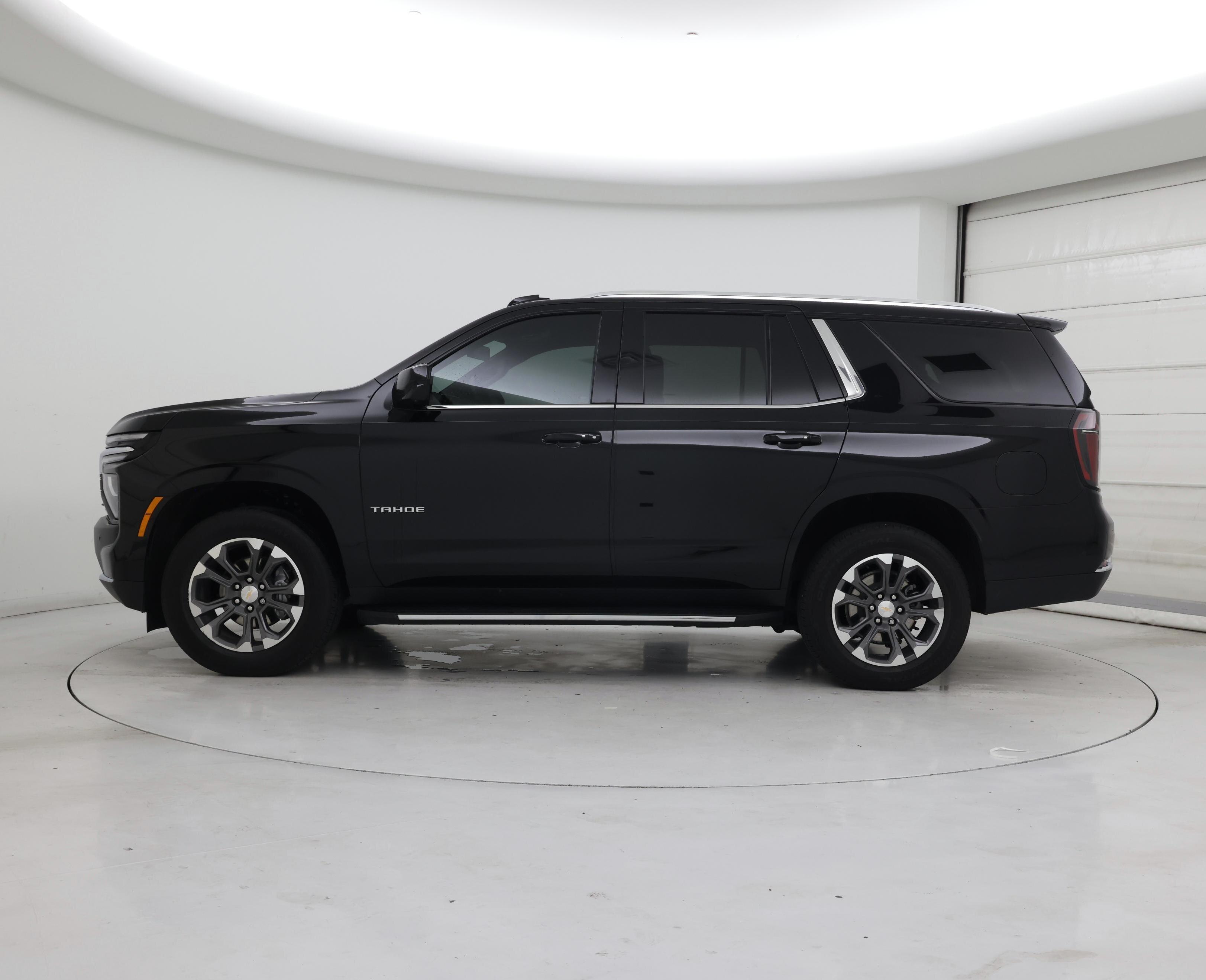 Thumbnail: 2025 Chevrolet Tahoe - 3