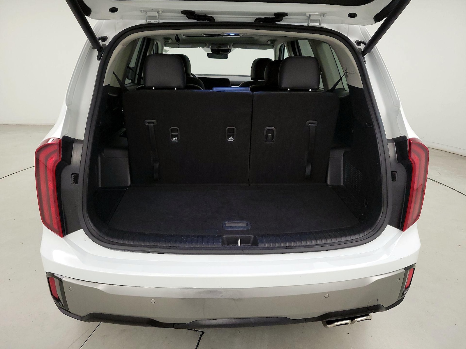 2025 Kia Telluride S - Photo 23