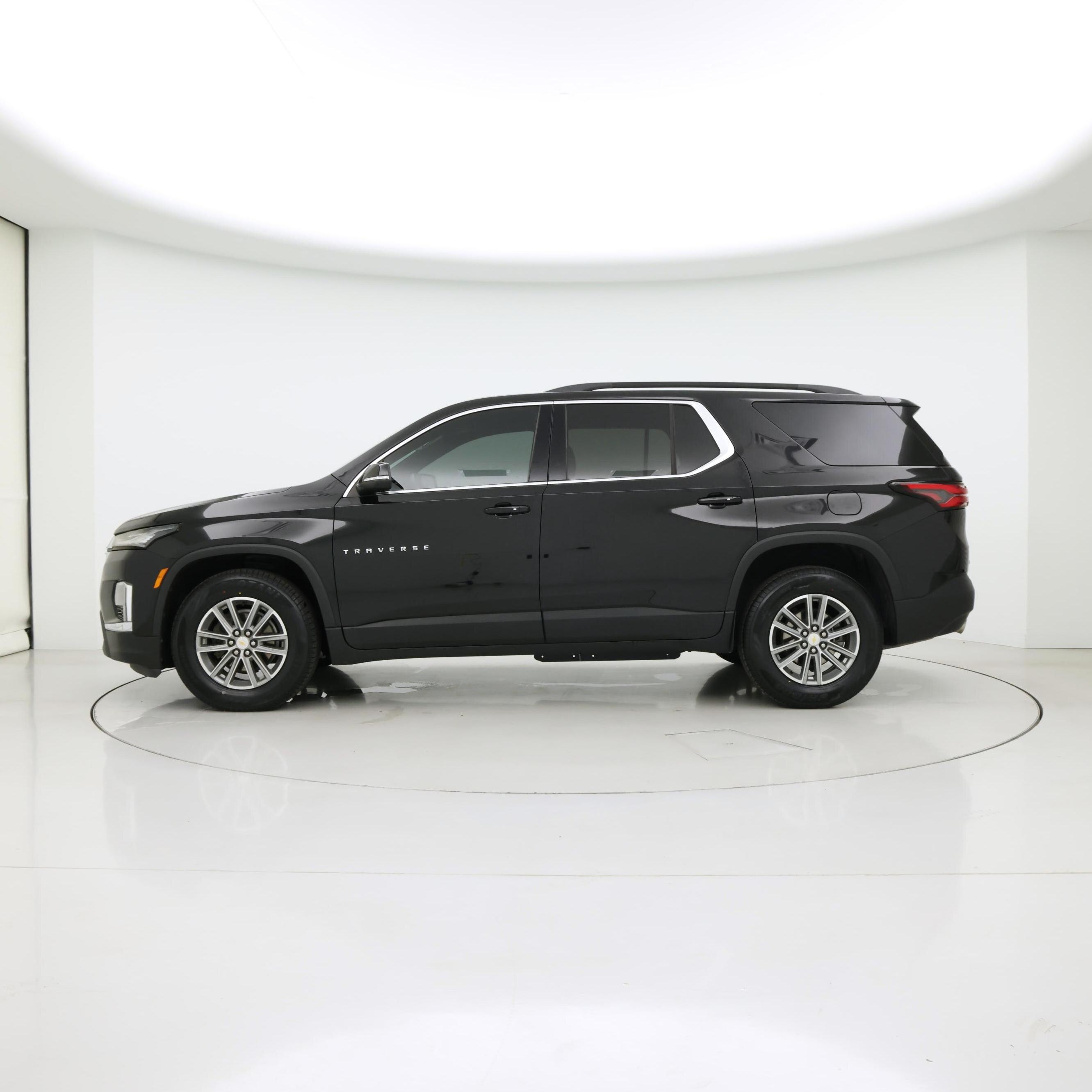 Thumbnail: 2023 Chevrolet Traverse - 3