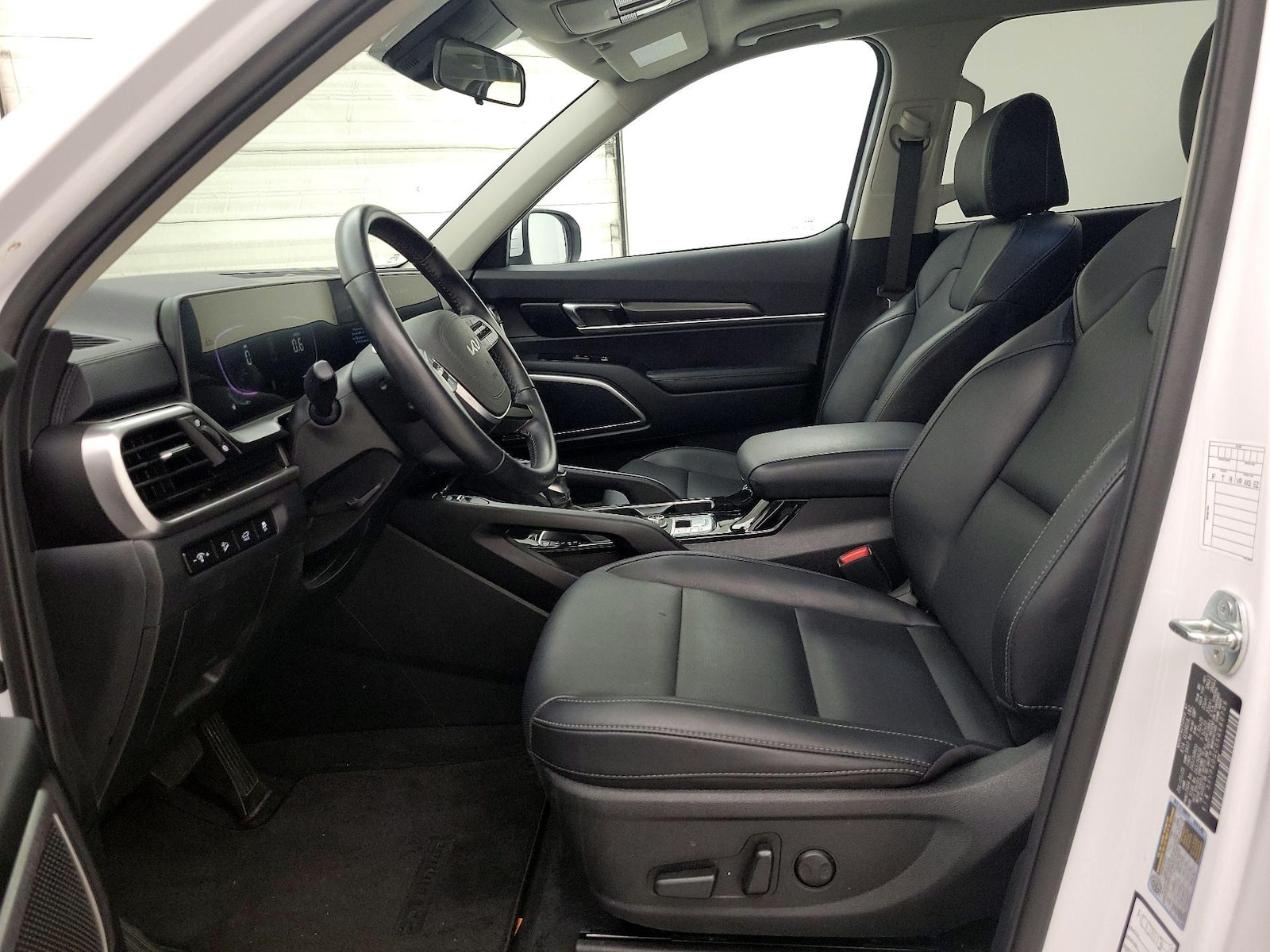 2025 Kia Telluride S - Photo 12