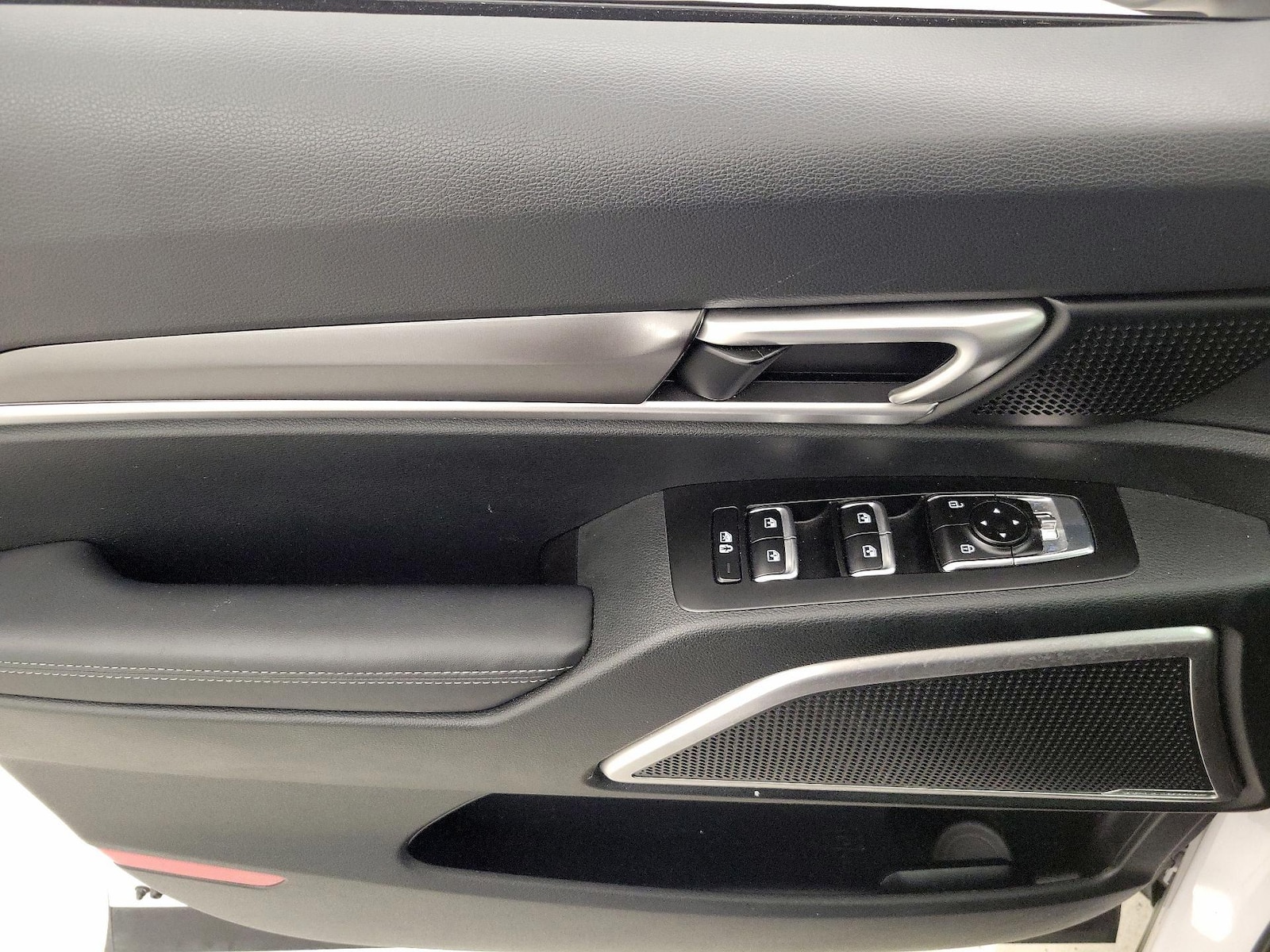 2025 Kia Telluride S - Photo 13
