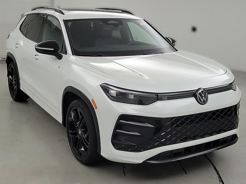 2025 Volkswagen Tiguan SE R-Line Black