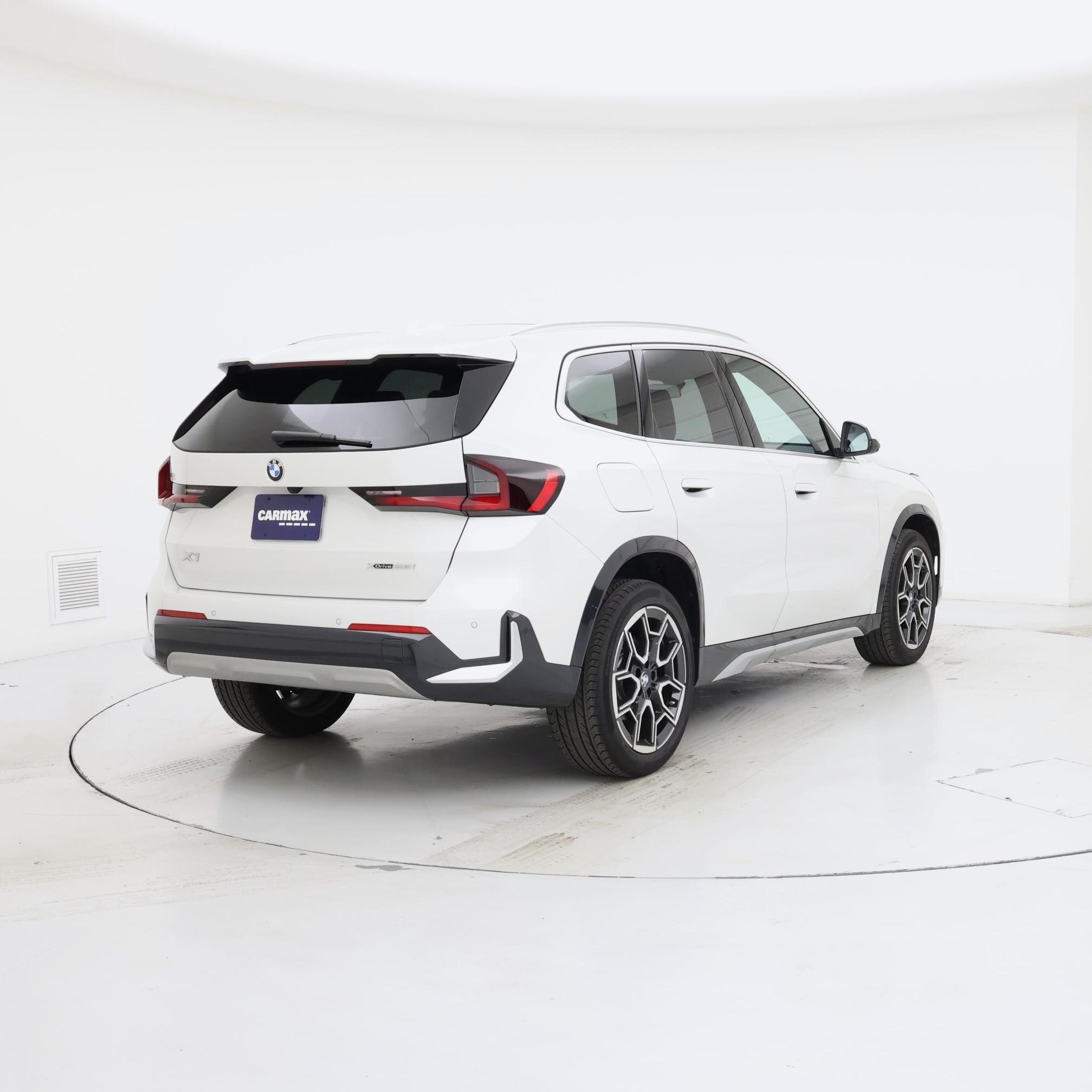 Thumbnail: 2026 BMW X1 - 8