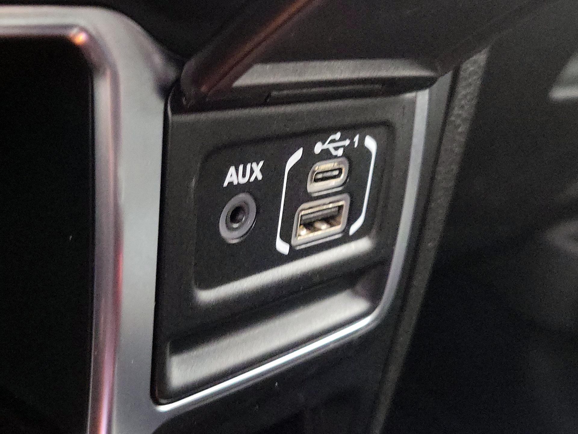 Thumbnail: 2024 Jeep Wrangler - 18