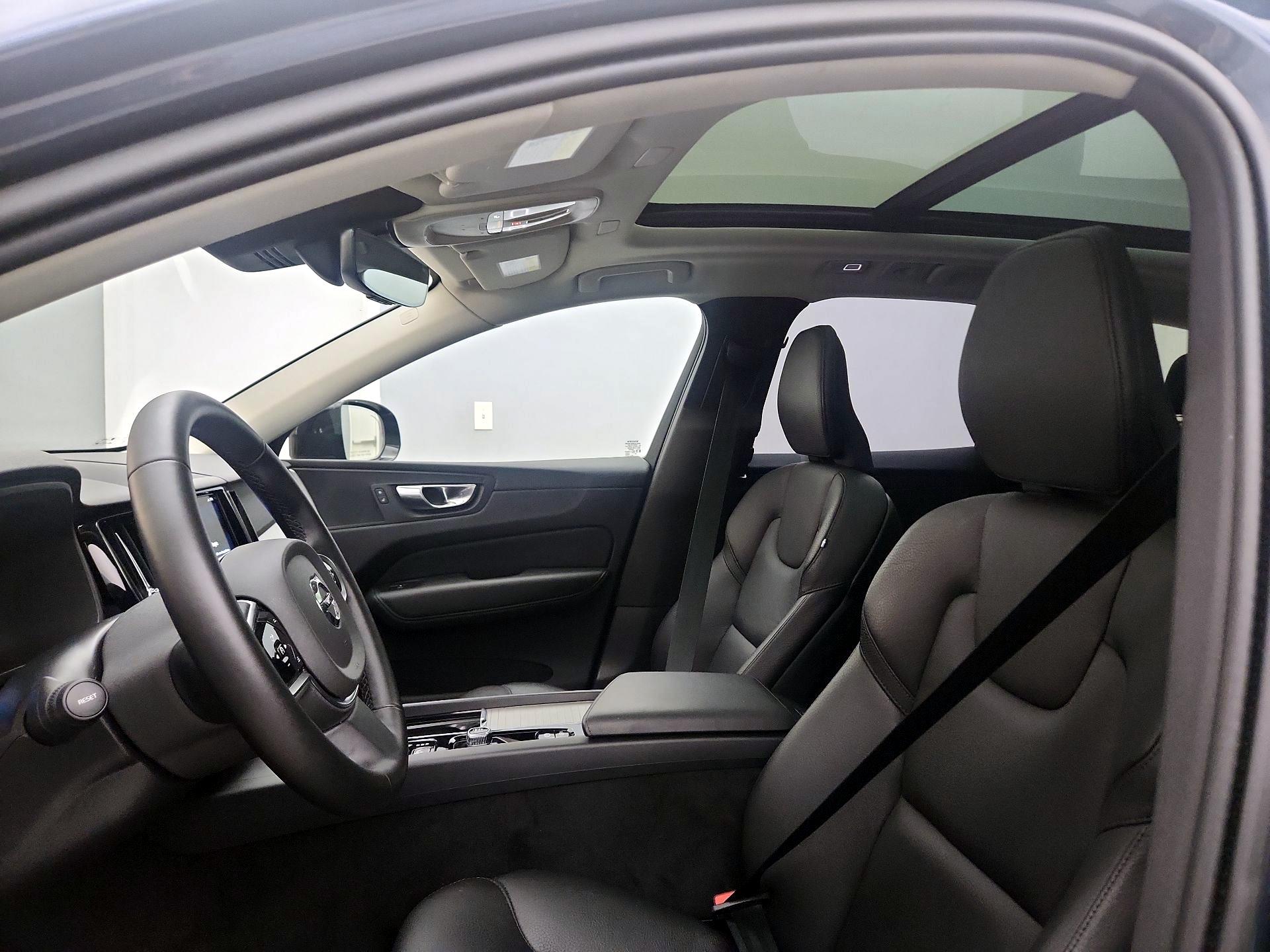 Thumbnail: 2025 Volvo XC60 - 18