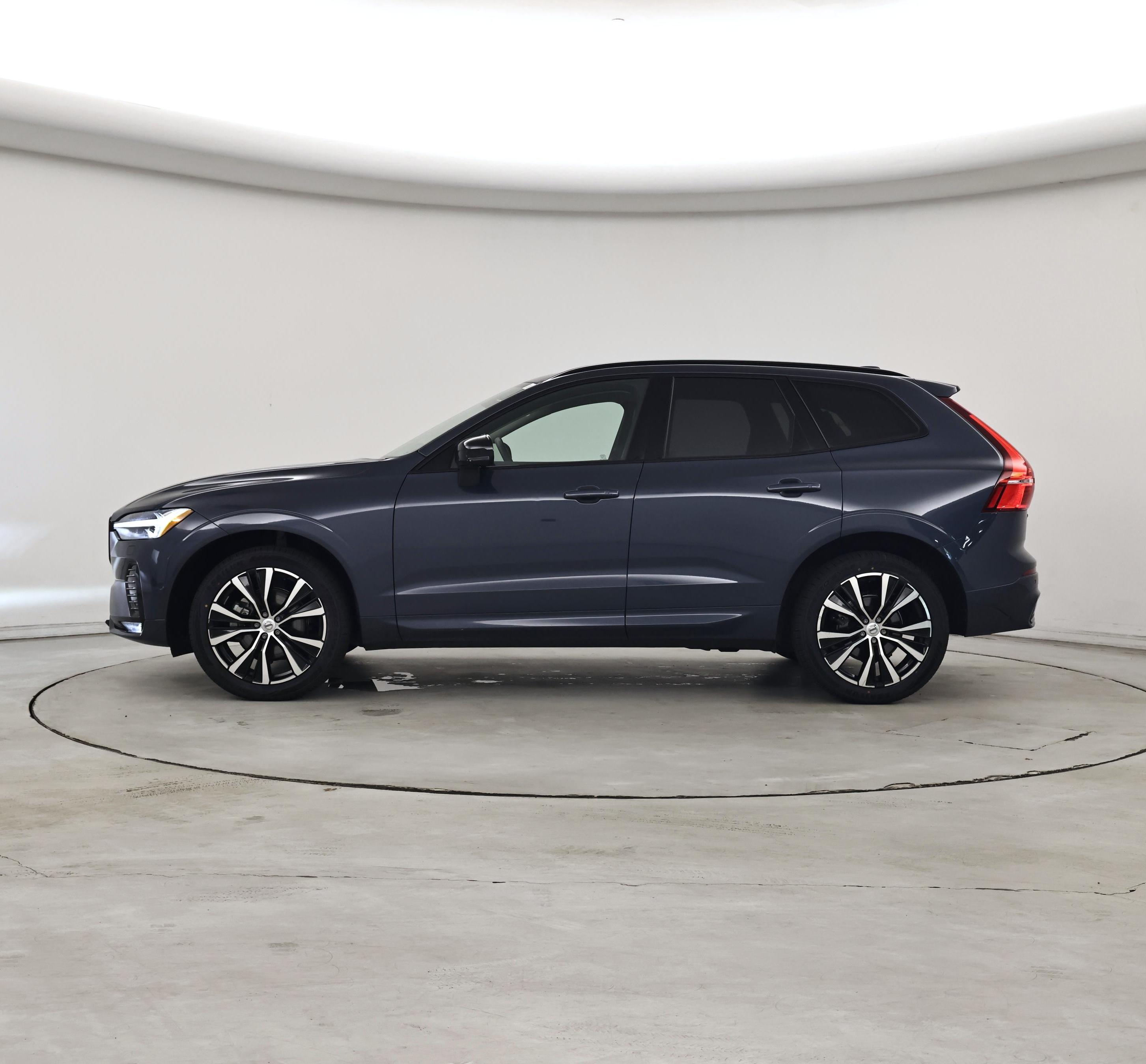 Thumbnail: 2025 Volvo XC60 - 3