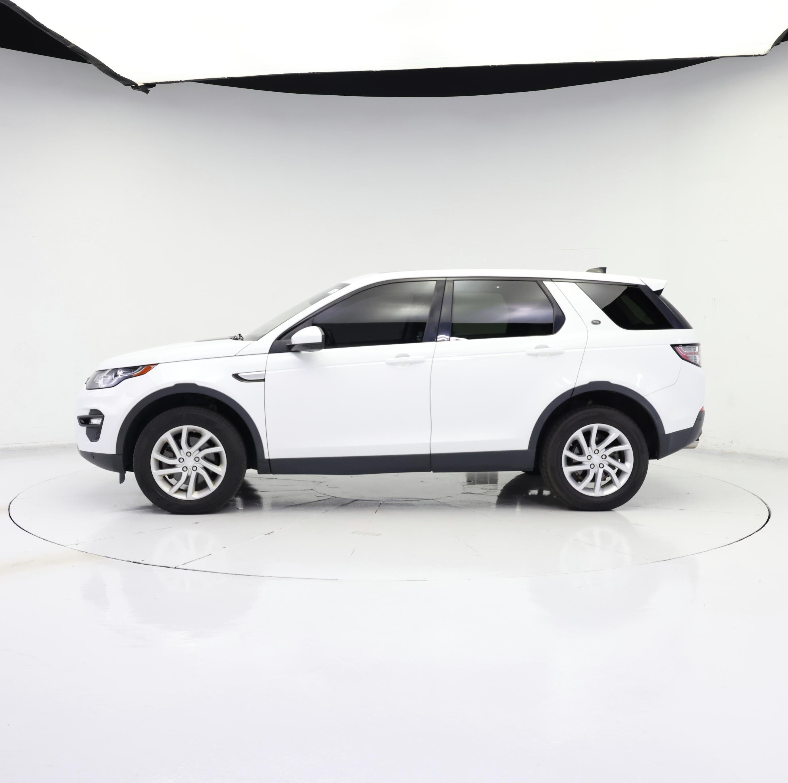 Thumbnail: 2018 Land Rover Discovery Sport - 3