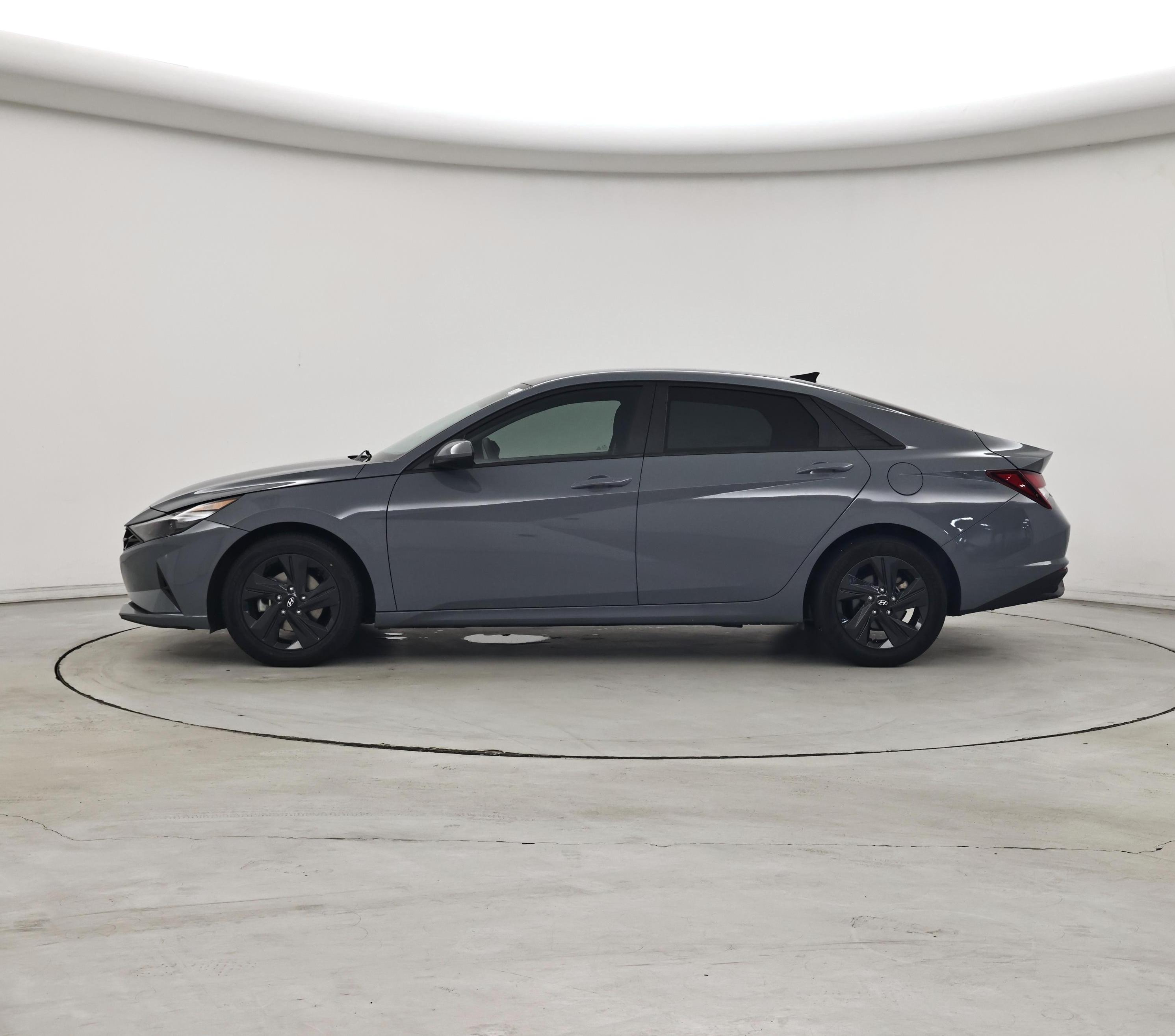 Thumbnail: 2023 Hyundai Elantra - 3