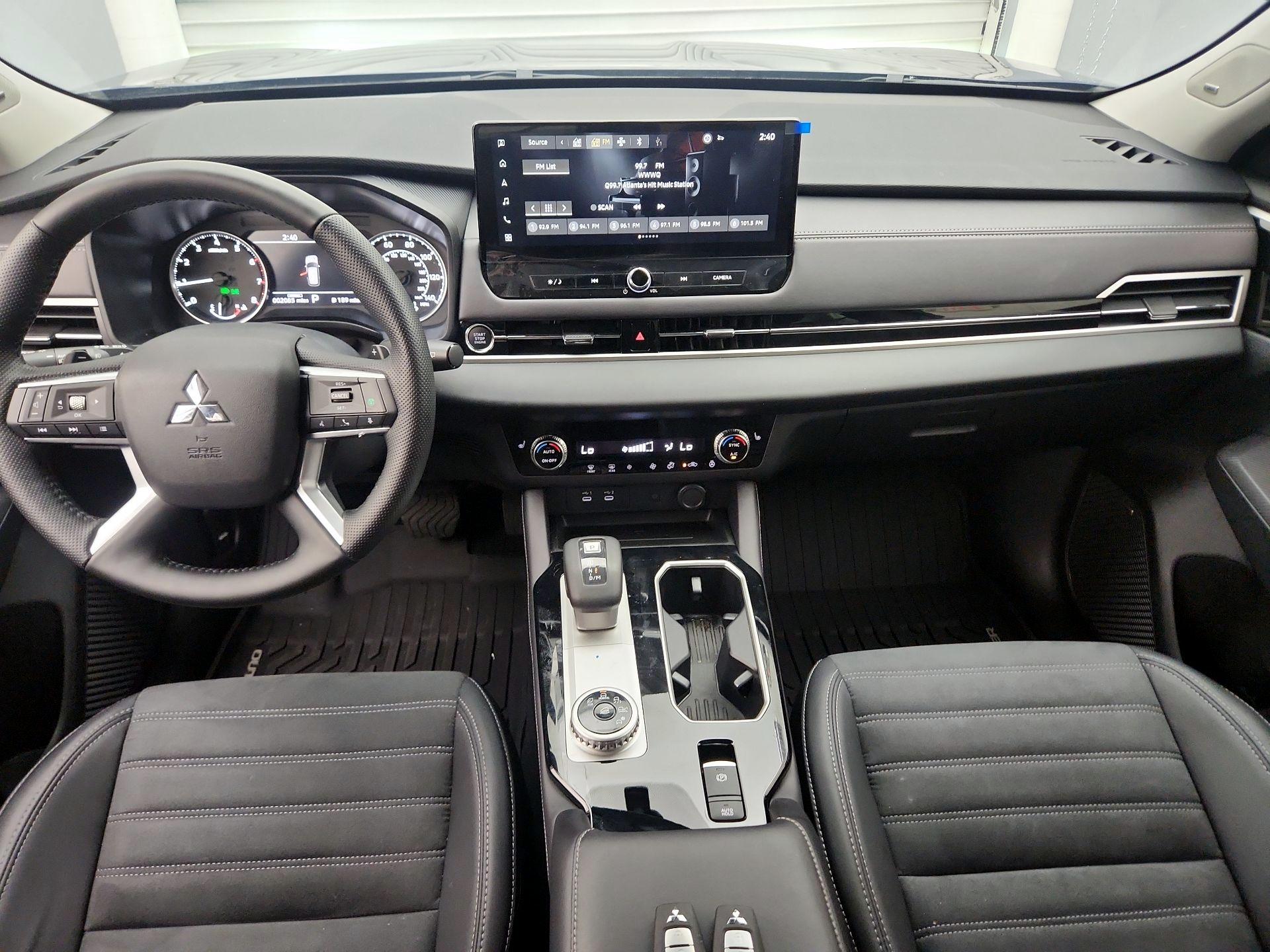 Thumbnail: 2026 Mitsubishi Outlander - 9