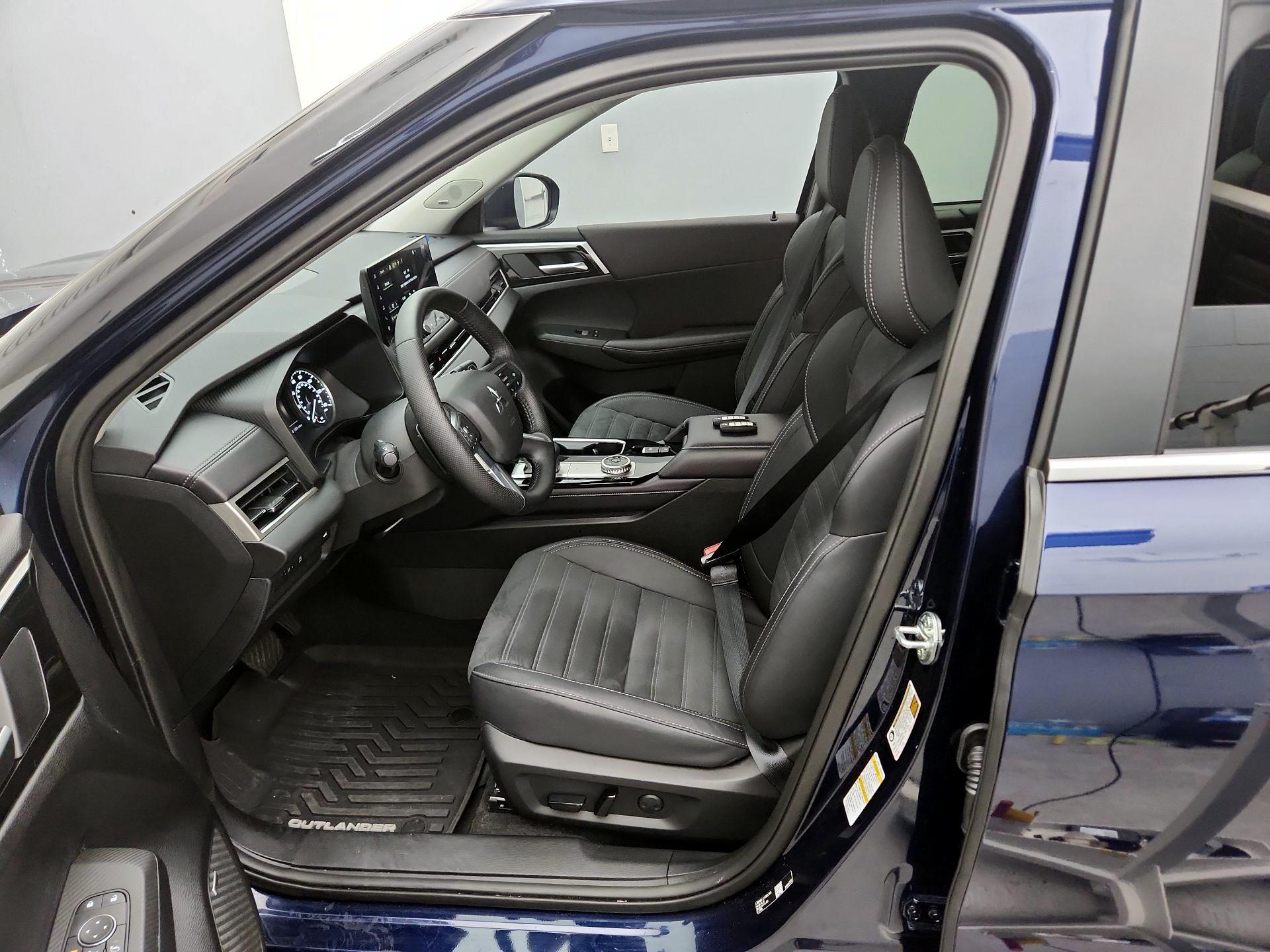 Thumbnail: 2026 Mitsubishi Outlander - 11