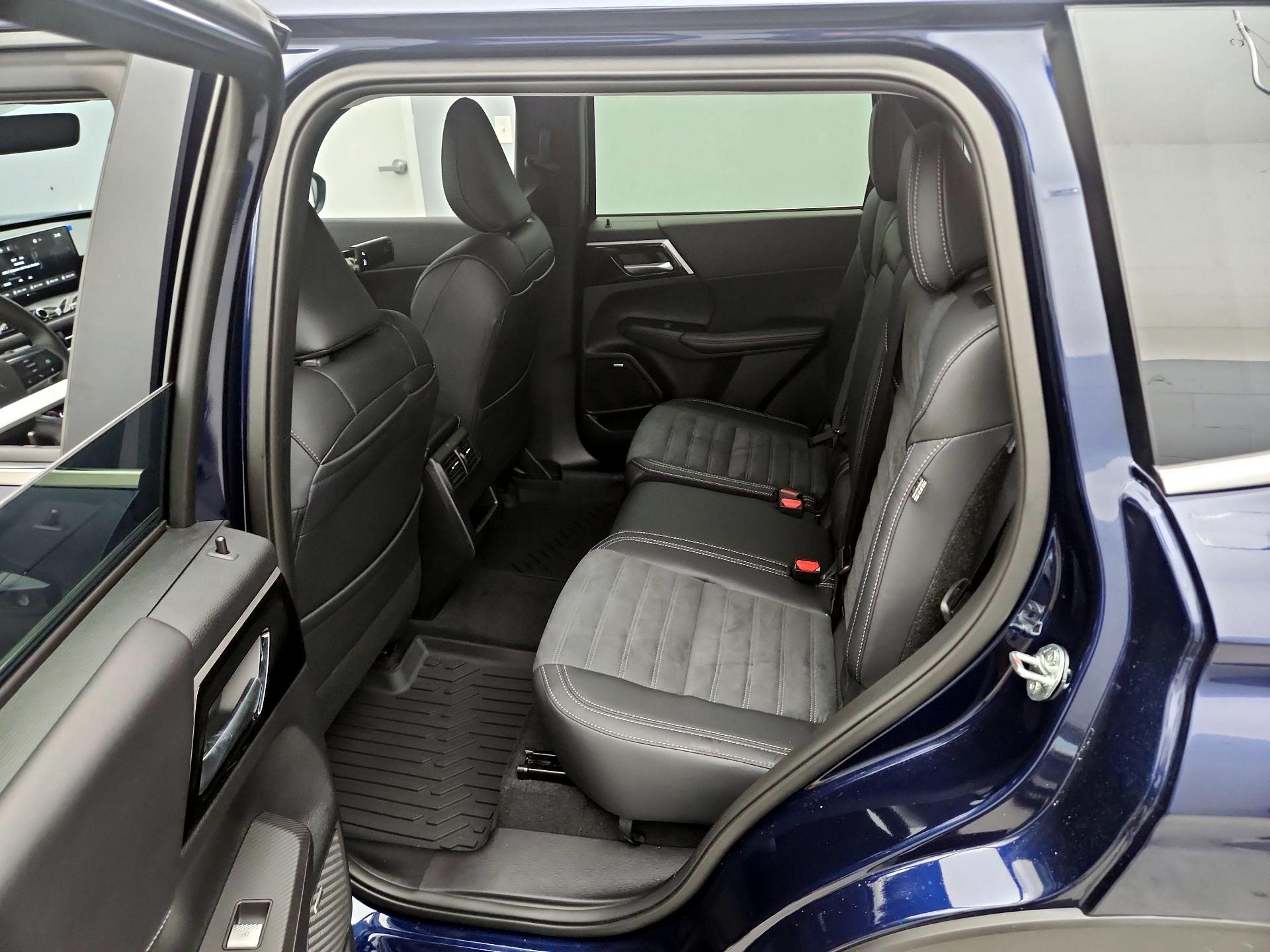 Thumbnail: 2026 Mitsubishi Outlander - 20