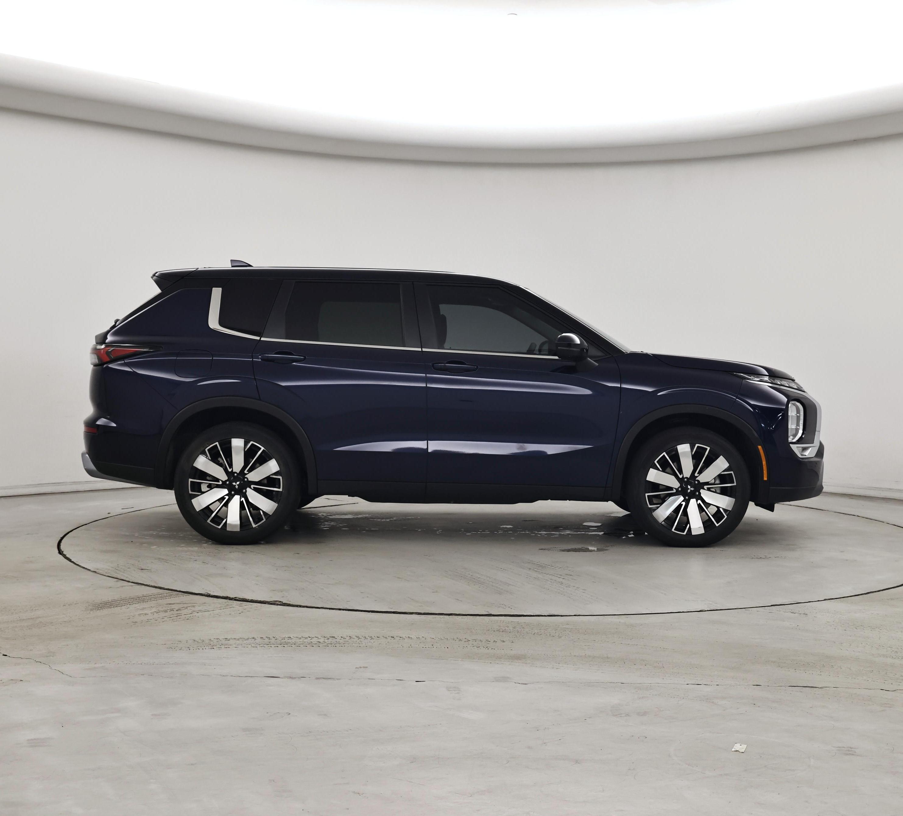 Thumbnail: 2026 Mitsubishi Outlander - 7