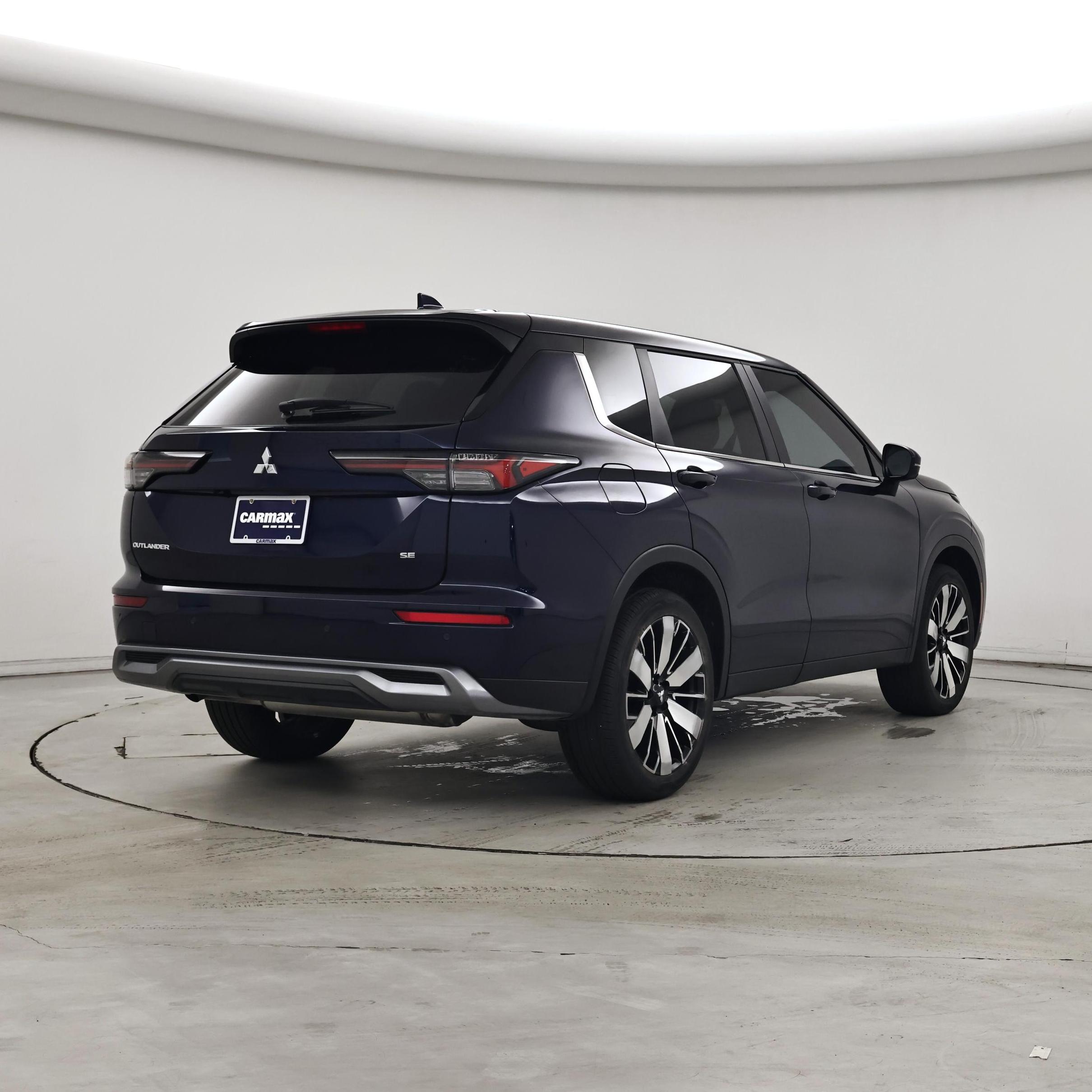 Thumbnail: 2026 Mitsubishi Outlander - 8