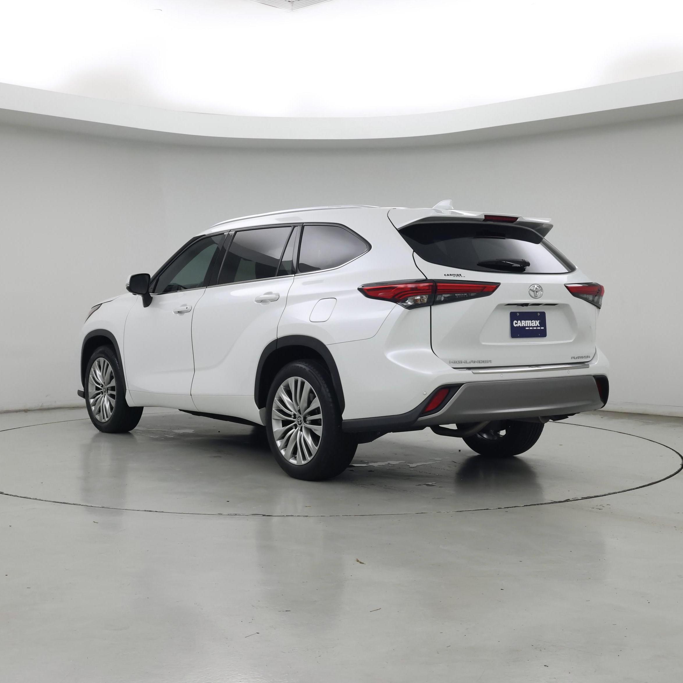 Thumbnail: 2023 Toyota Highlander - 2