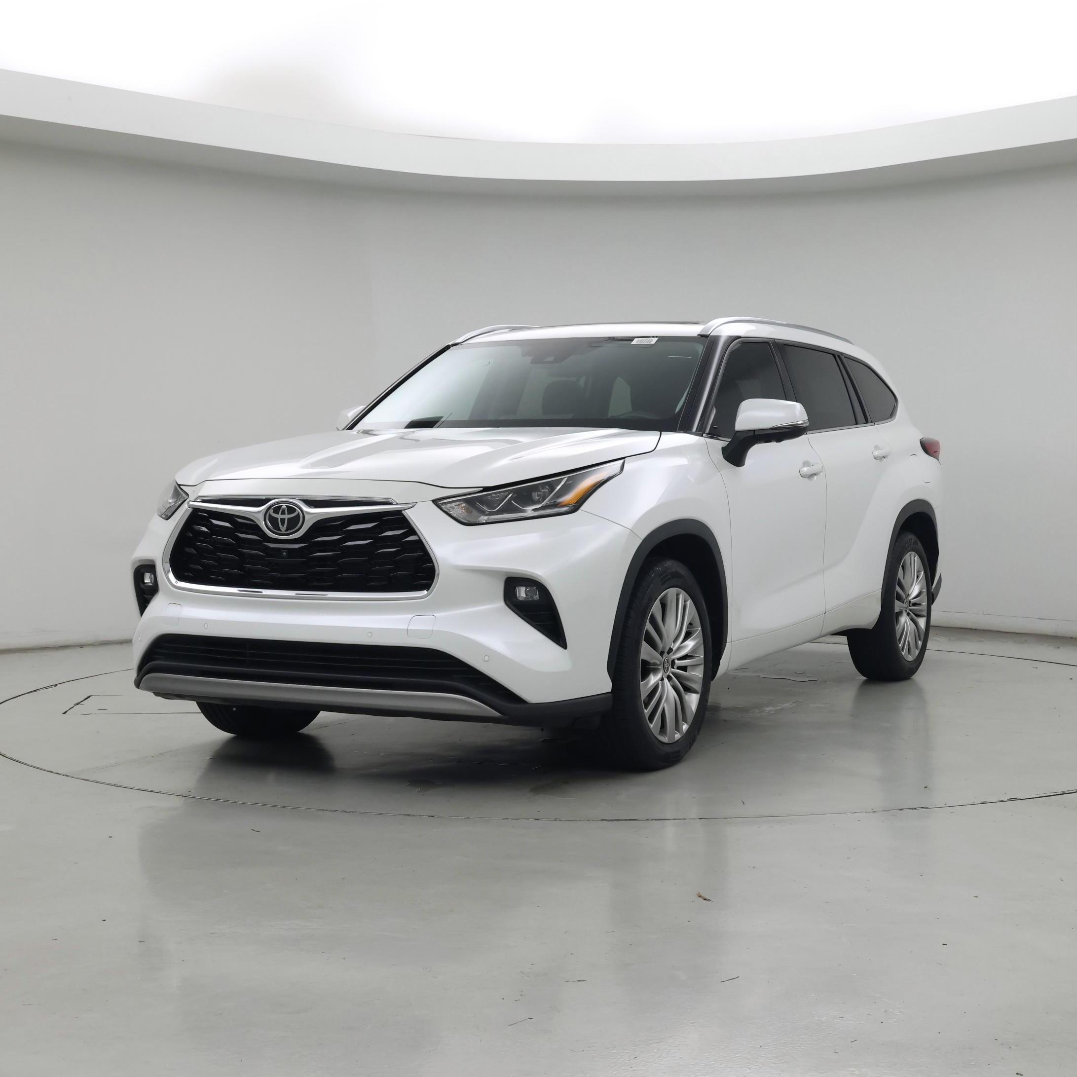 Thumbnail: 2023 Toyota Highlander - 4