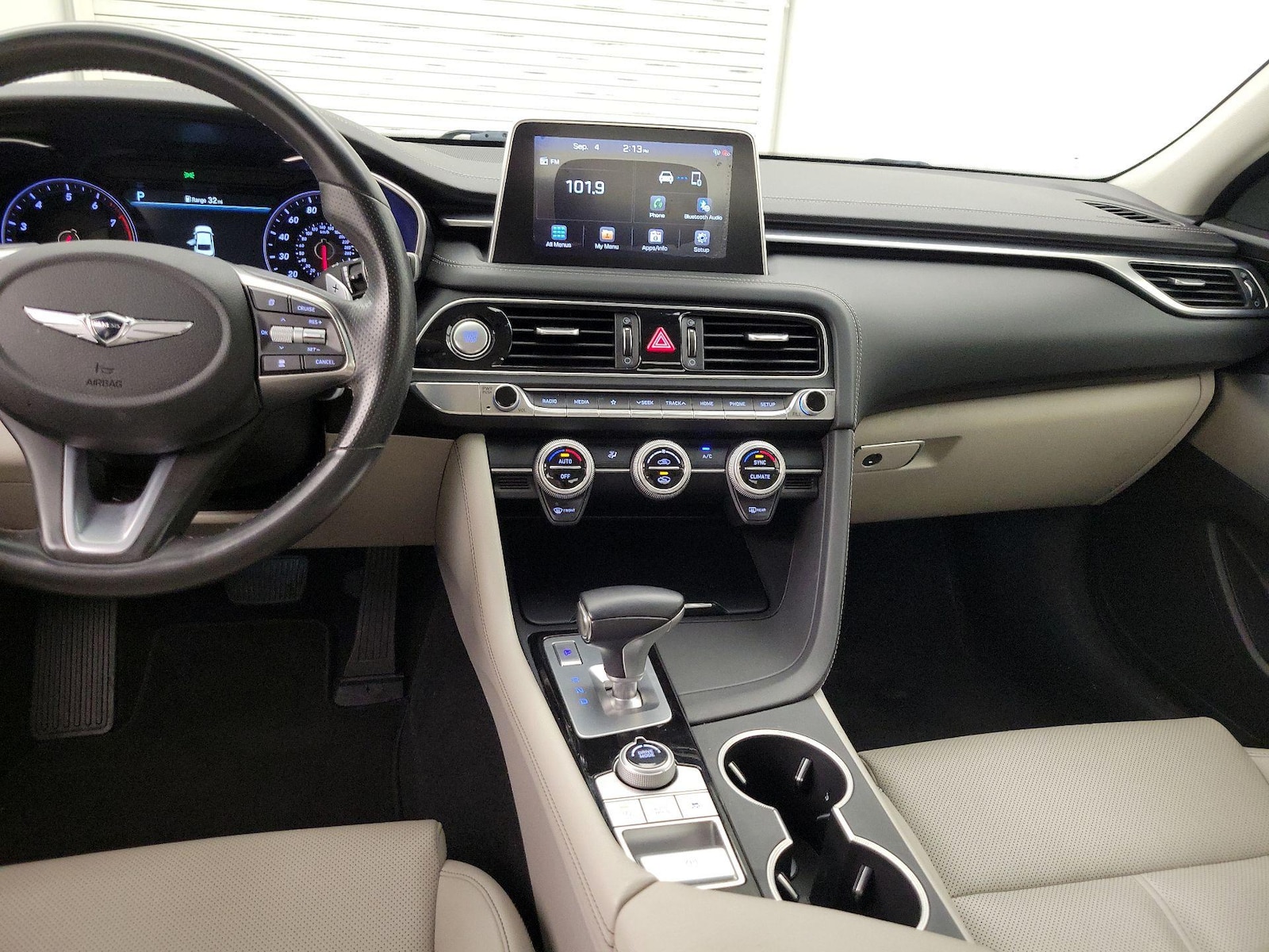 2020 GENESIS G70 Standard - Photo 10