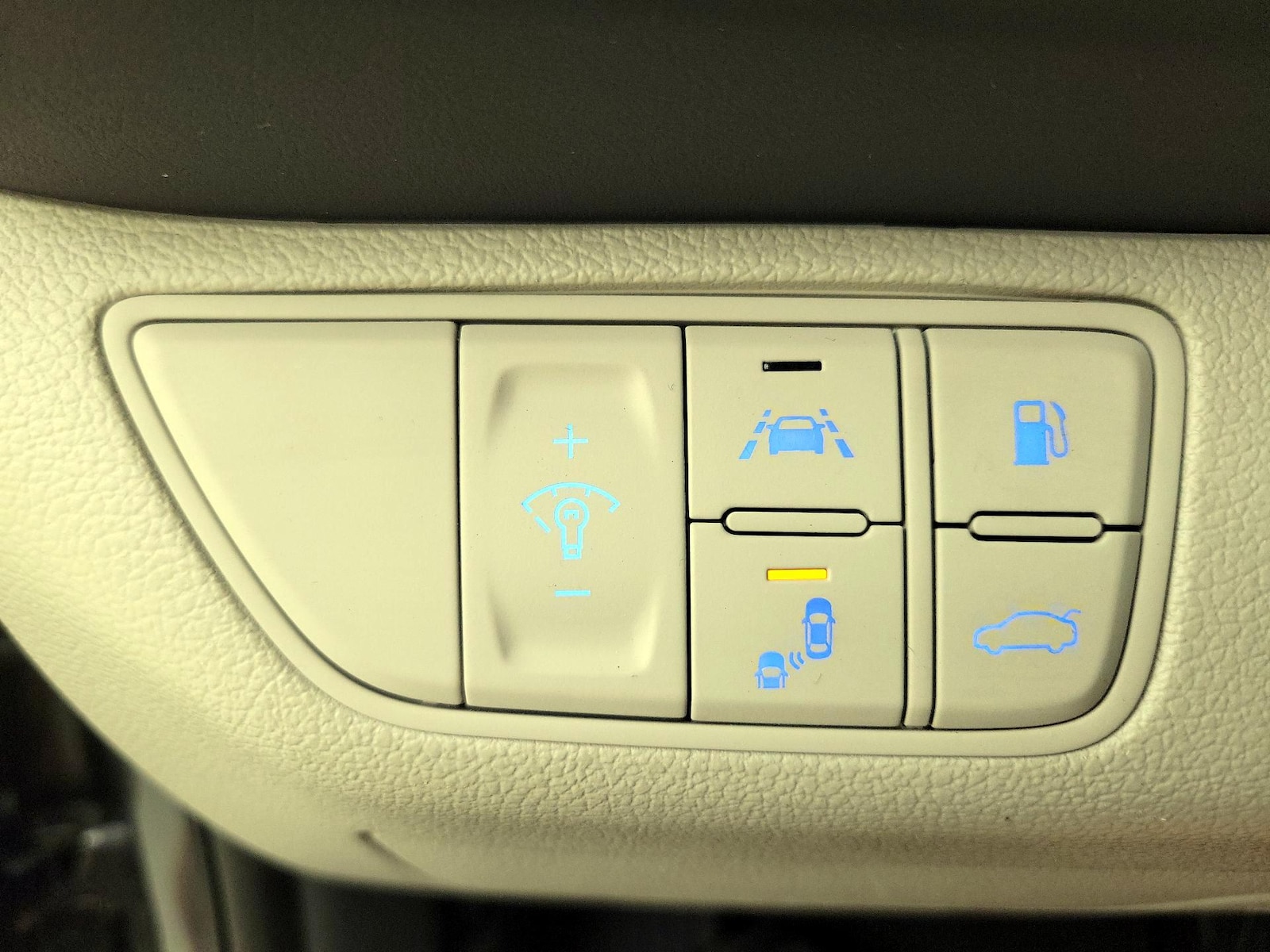 2020 GENESIS G70 Standard - Photo 14