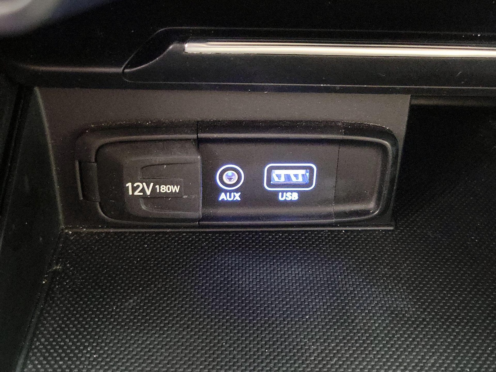 2020 GENESIS G70 Standard - Photo 19