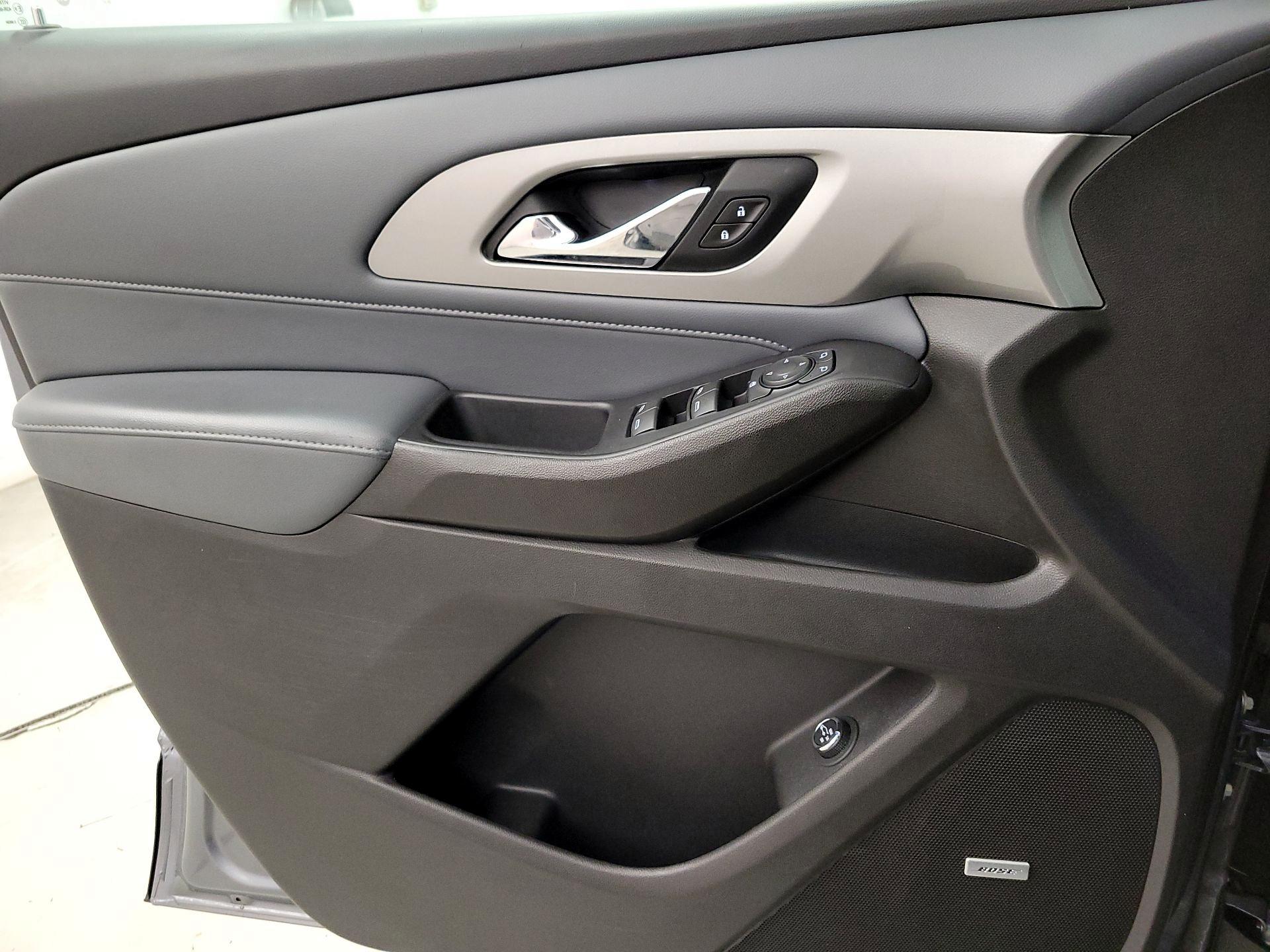 Thumbnail: 2021 Chevrolet Traverse - 12